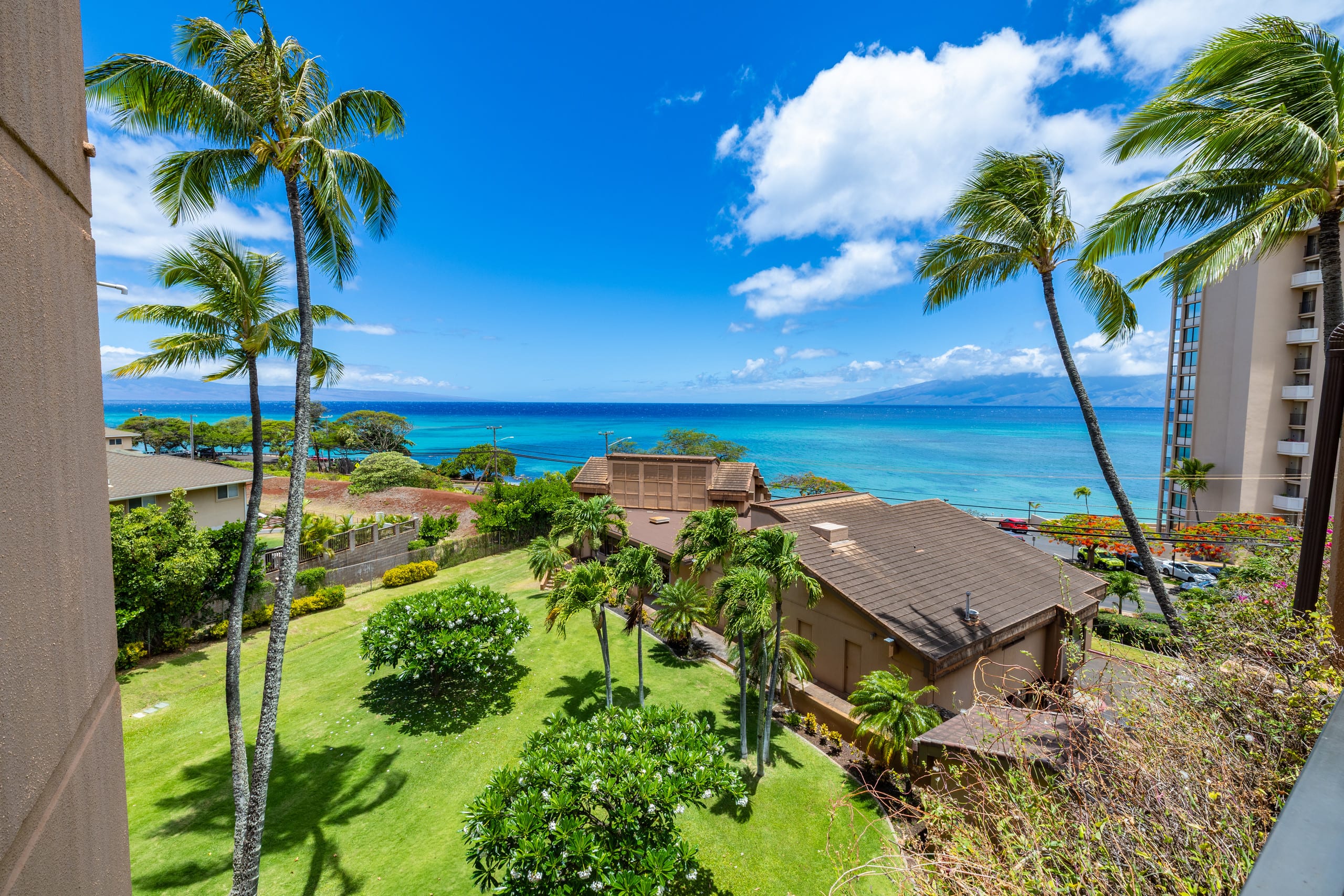 Condo in Lahaina · ★4.33 · 2 bedrooms · 3 beds · 2 private baths - Image 36