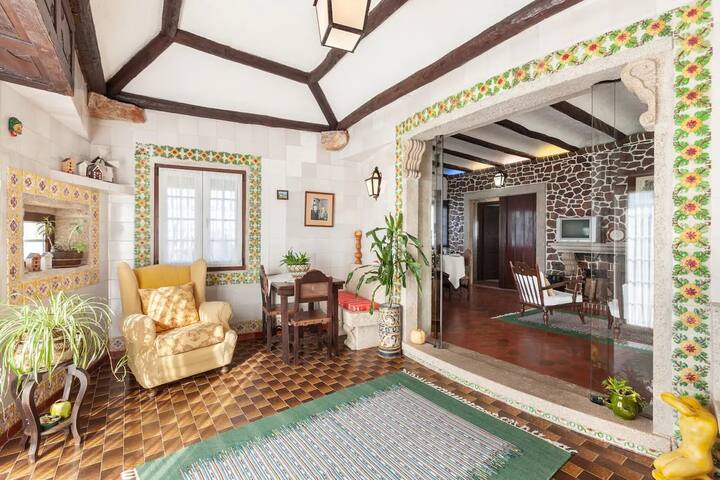 Traditional Family Villa • Sunset Views • Sleeps 8 gallery image 2