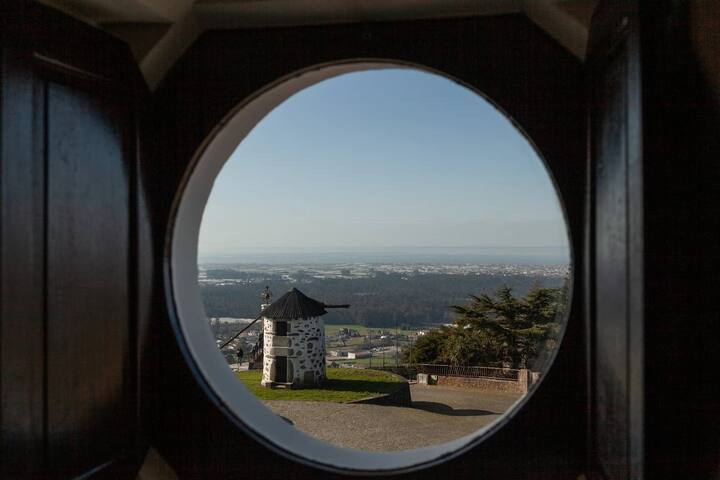 Traditional Family Villa • Sunset Views • Sleeps 8 gallery image 3