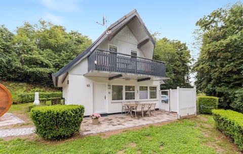 Amazing home in Kirchheim with sauna