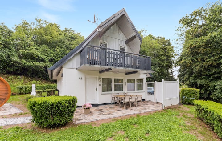 Amazing home in Kirchheim with sauna
