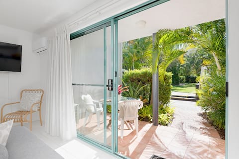 Popular Airbnb listing: 1 BDR Deluxe Apt - Chez Noosa Holiday Apartments in Sunshine Beach