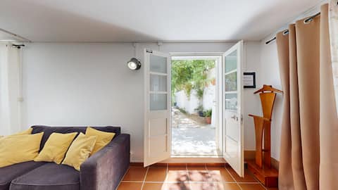 Top performing Airbnb: Quinta Casalinho - T2 Oliveira (2-bedroom apartment) in Ferreiras