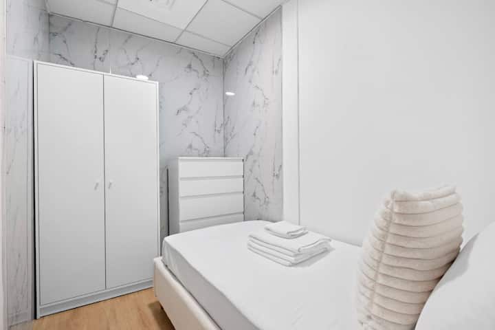 Schlafzimmer 4