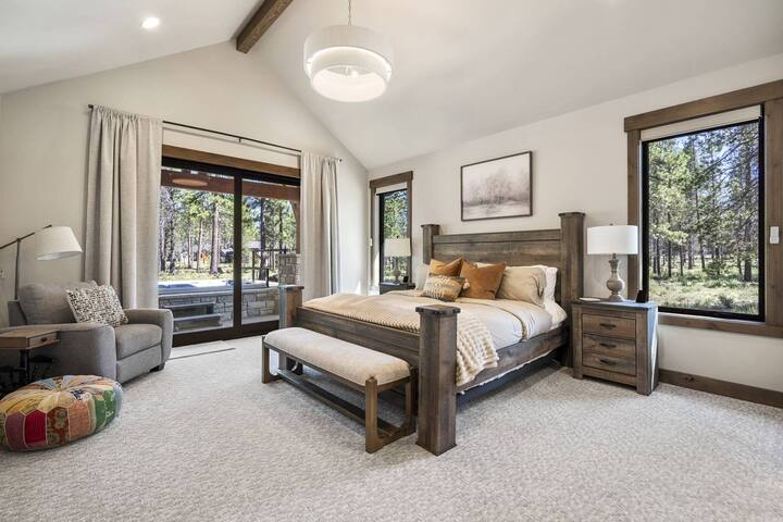 High Desert Luxury Abounds, Oversized Hot Tub,