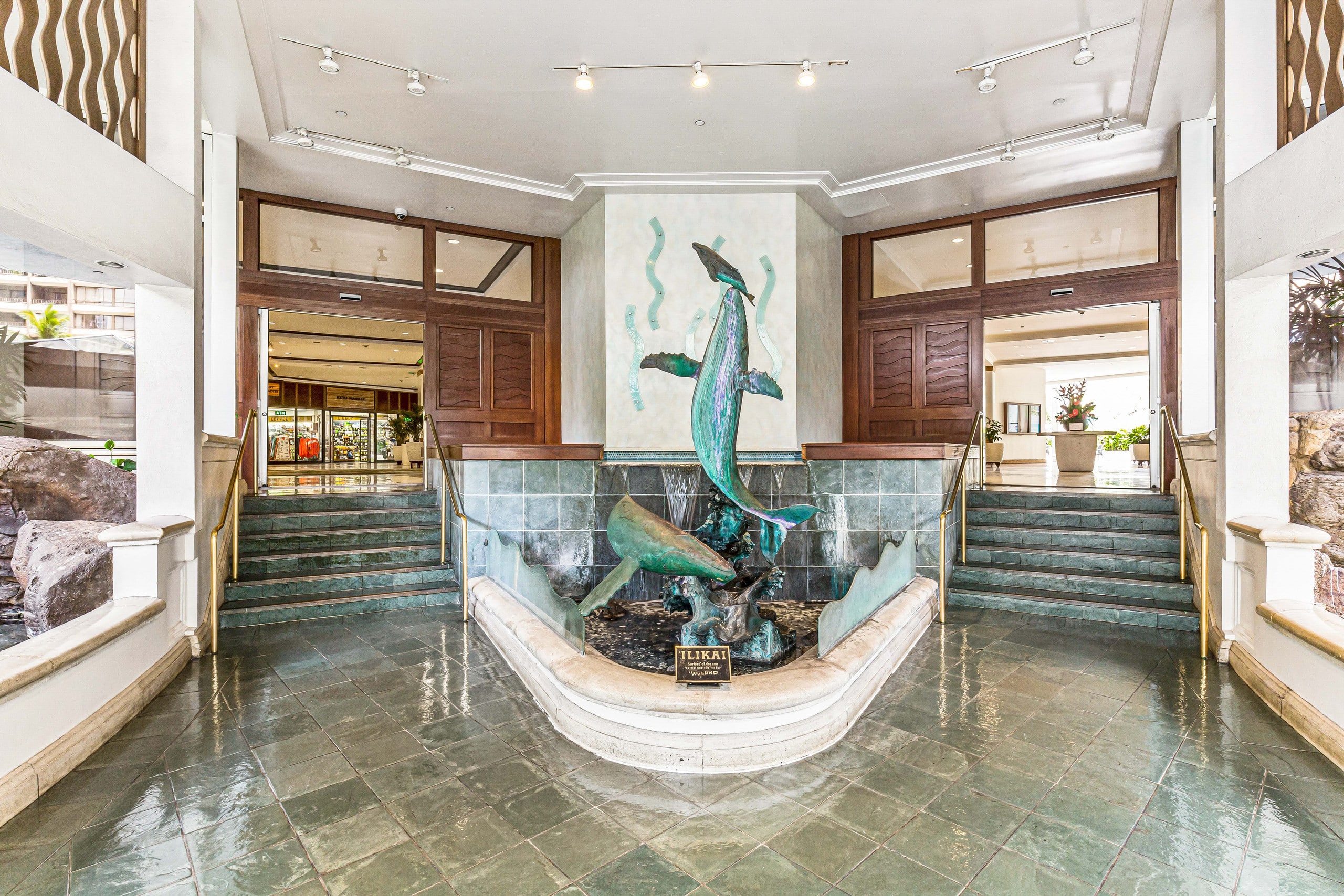 Renovated City Suite at Ilikai Steps to the Beach - Image 46