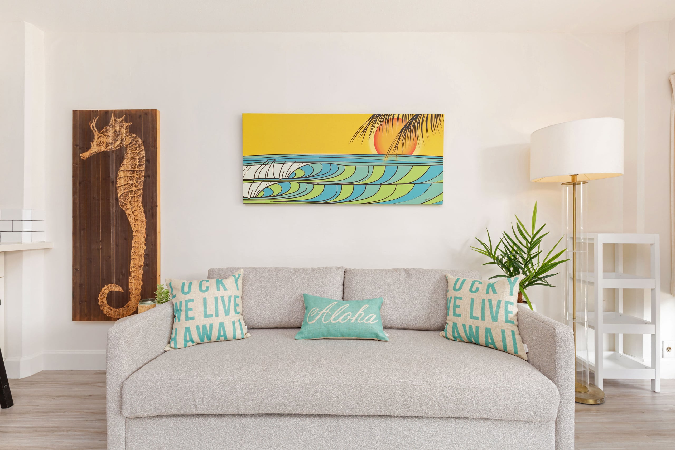 Renovated City Suite at Ilikai Steps to the Beach - Image 4