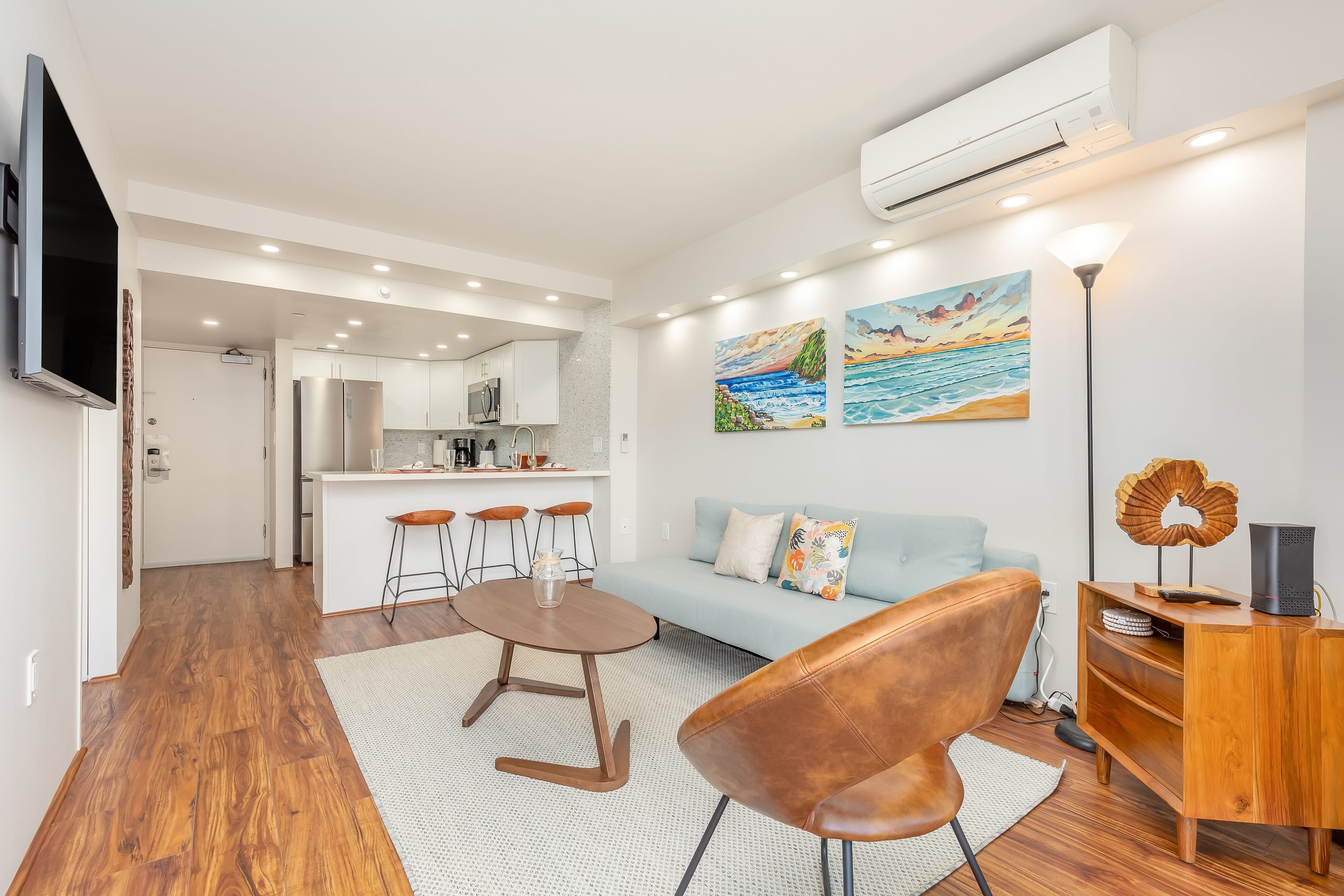 Tropical City Escape at Ilikai Hotel by the Beach - Image 7