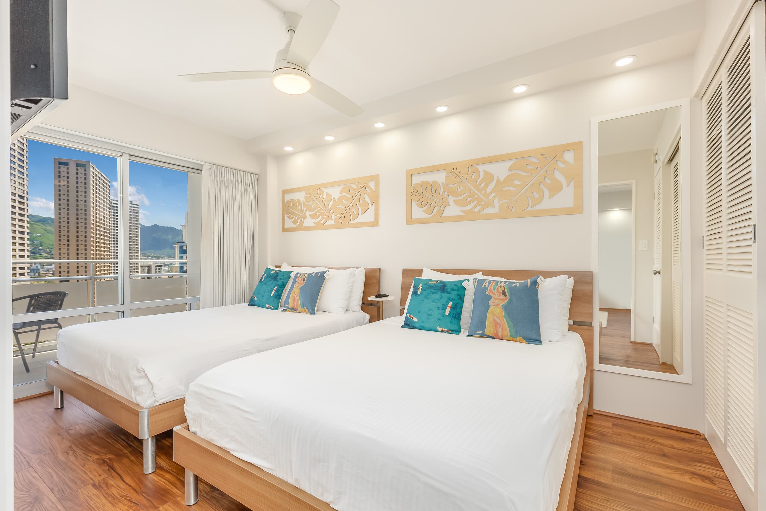 Tropical City Escape at Ilikai Hotel by the Beach - Image 1