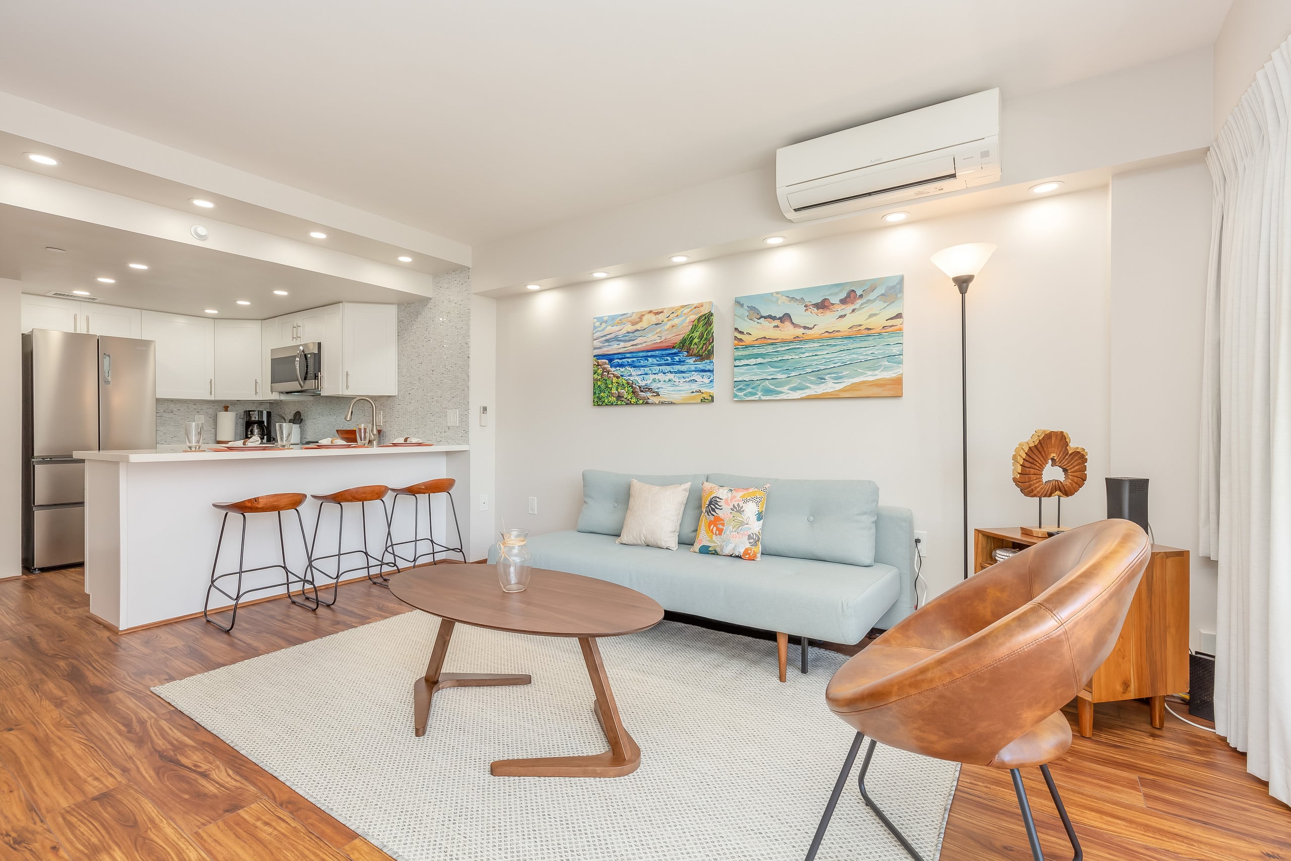 Tropical City Escape at Ilikai Hotel by the Beach - Image 2
