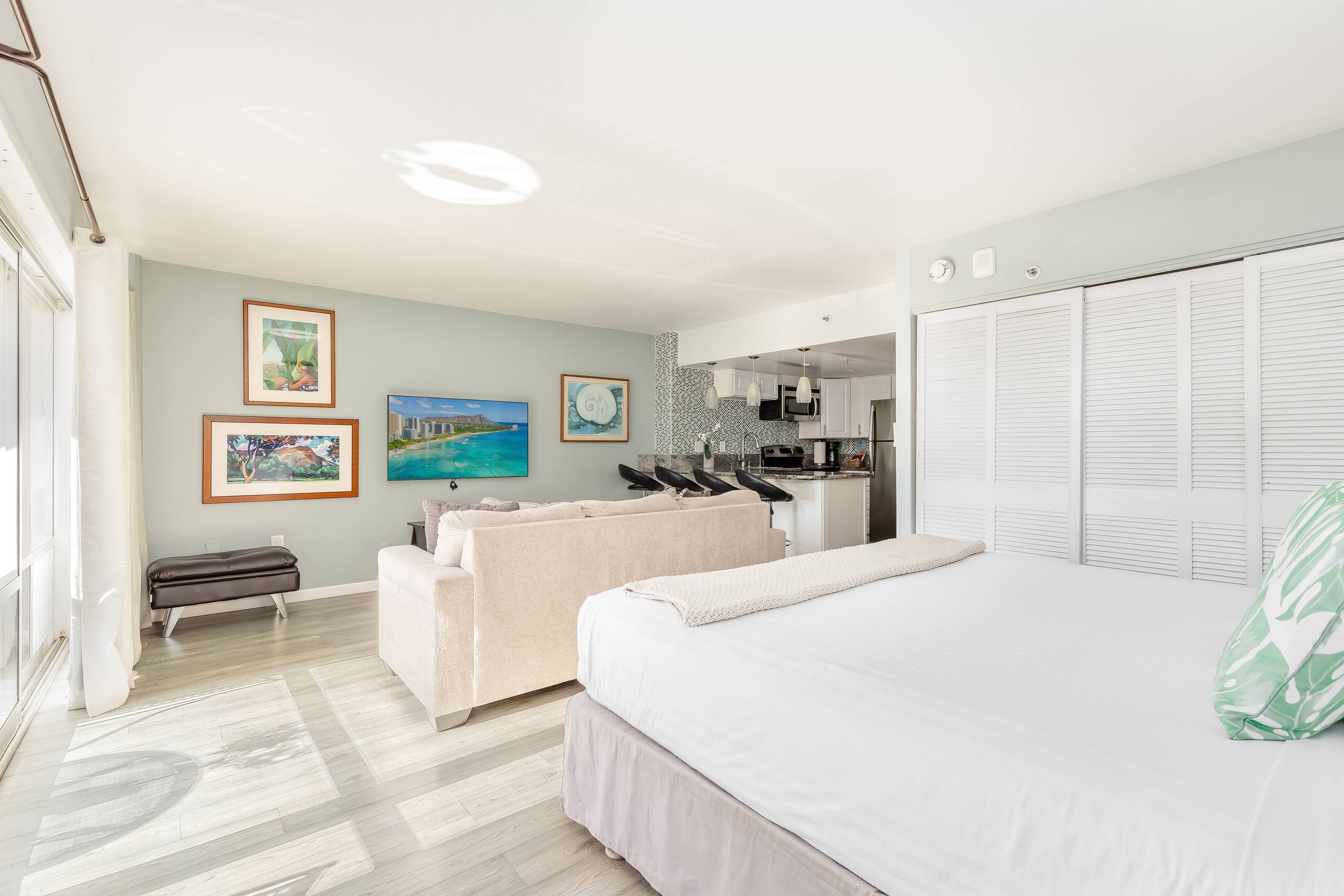 Ocean & Fireworks Condo Steps Away from the Beach - Image 17