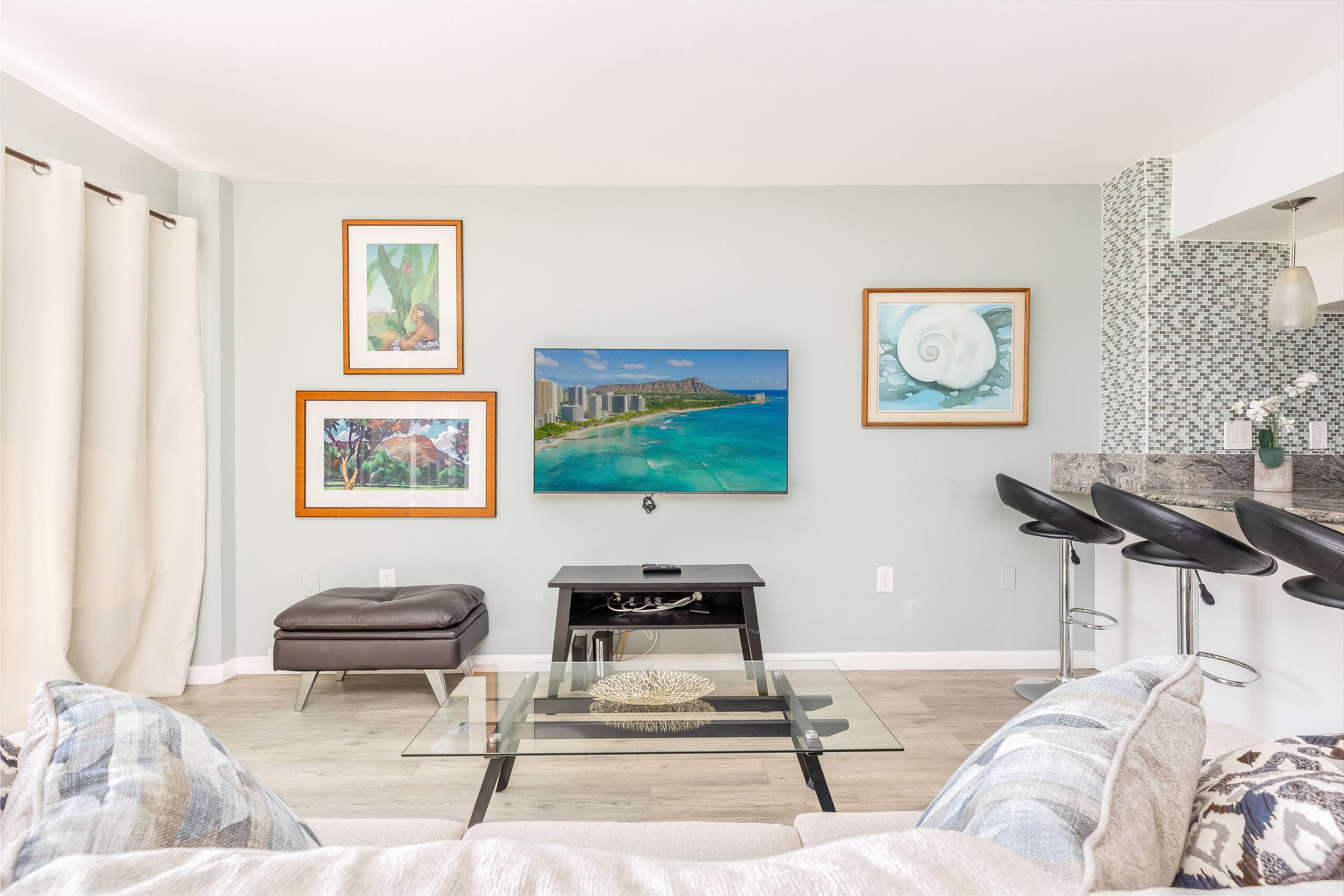 Ocean & Fireworks Condo Steps Away from the Beach - Image 7