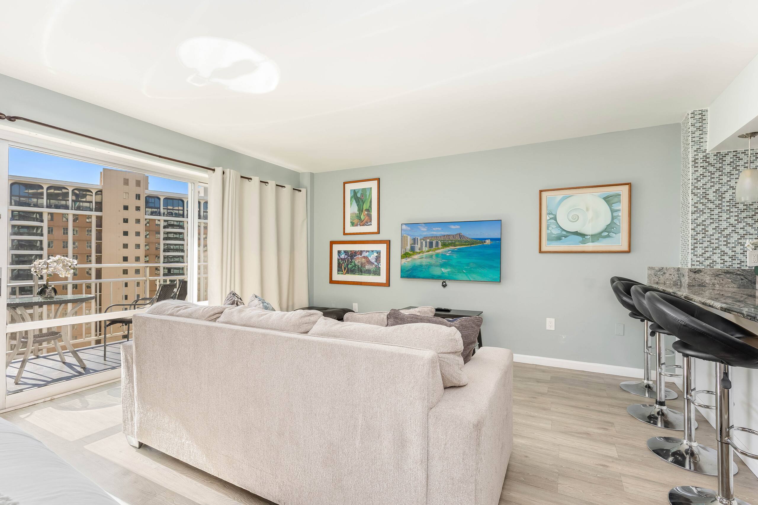 Ocean & Fireworks Condo Steps Away from the Beach - Image 6