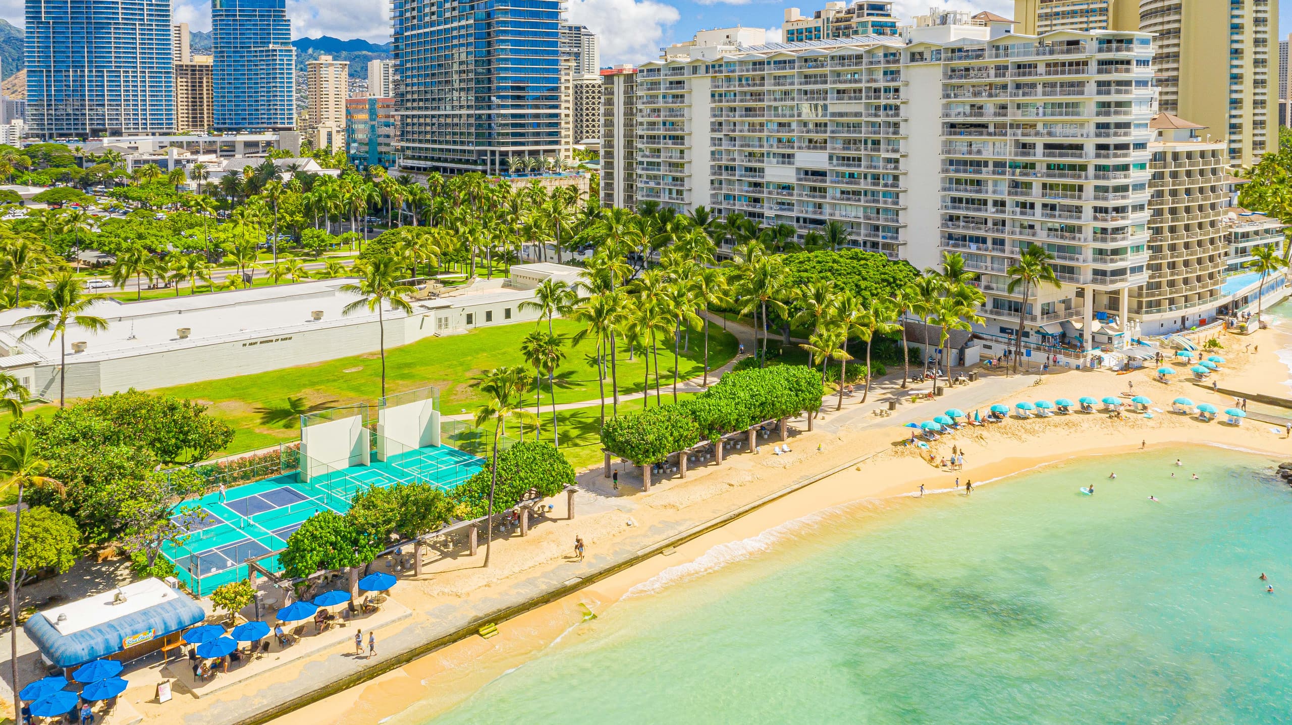 Beachfront Property w/Sand Access at Waikiki Shore - Image 44