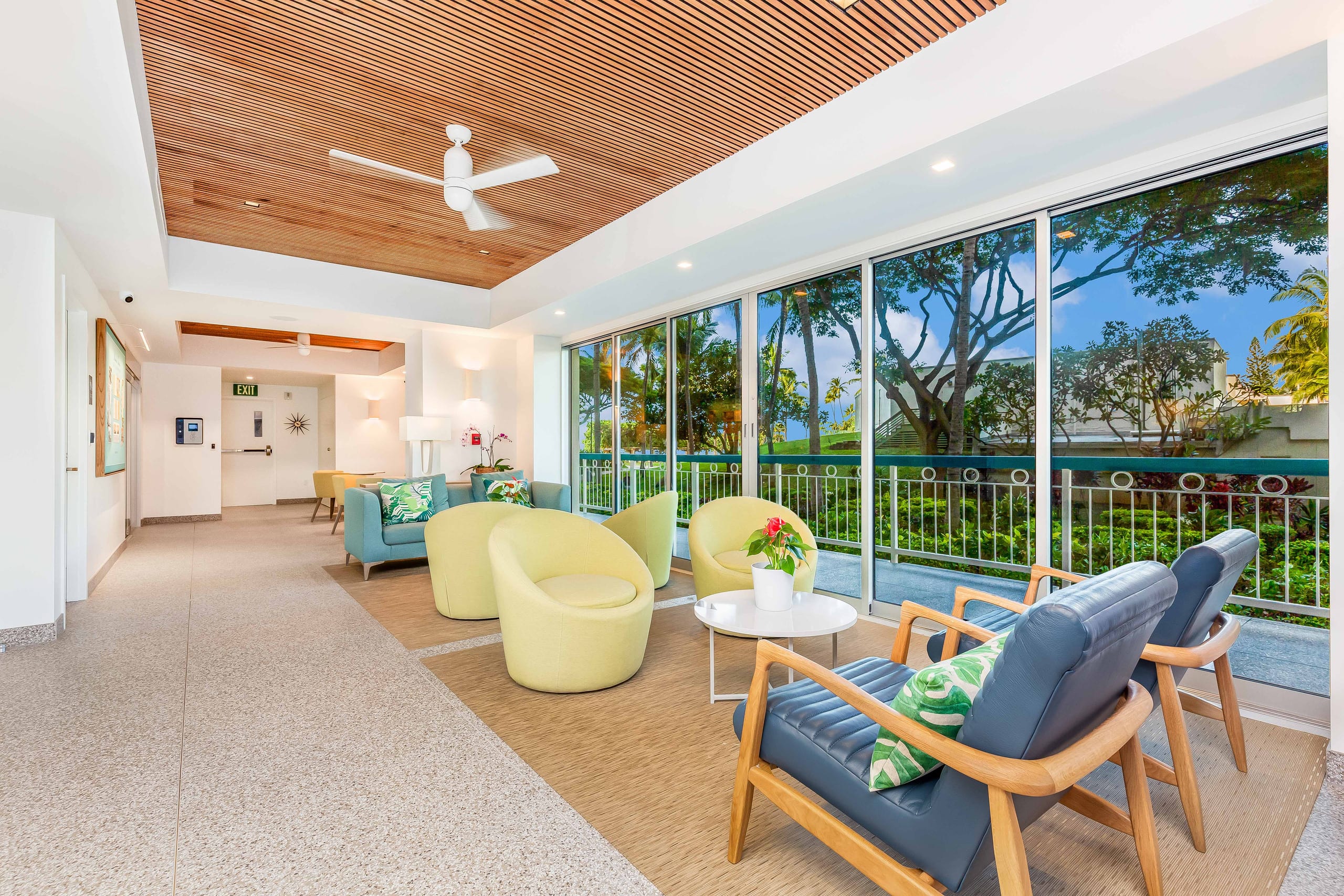 Beachfront Property w/Sand Access at Waikiki Shore - Image 36