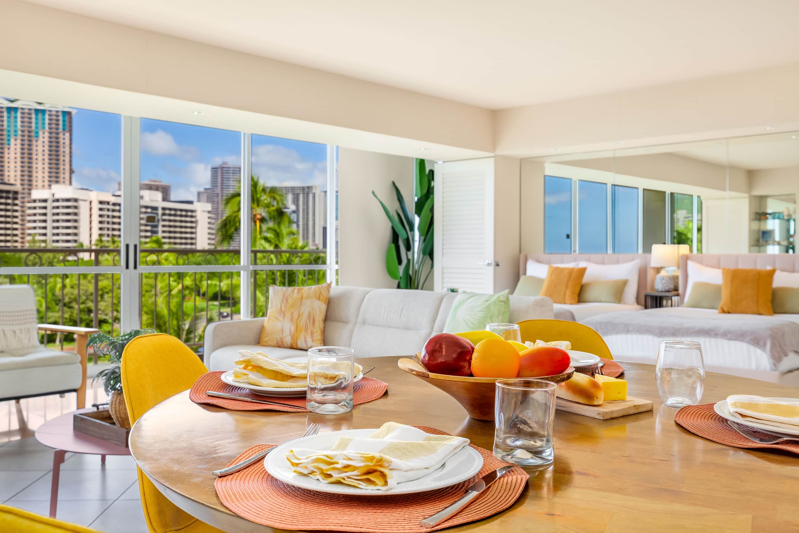 Beachfront Property w/Sand Access at Waikiki Shore - Image 22