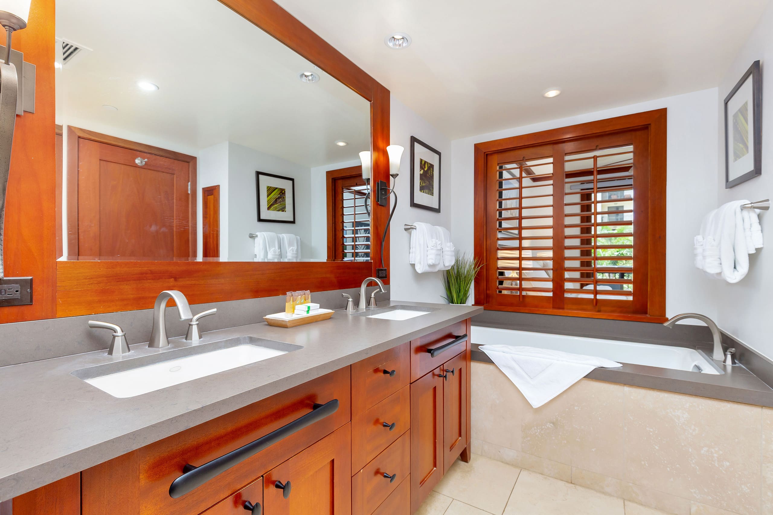 Beach Villas Poolside Resort at the Ko Olina Beach - Image 13