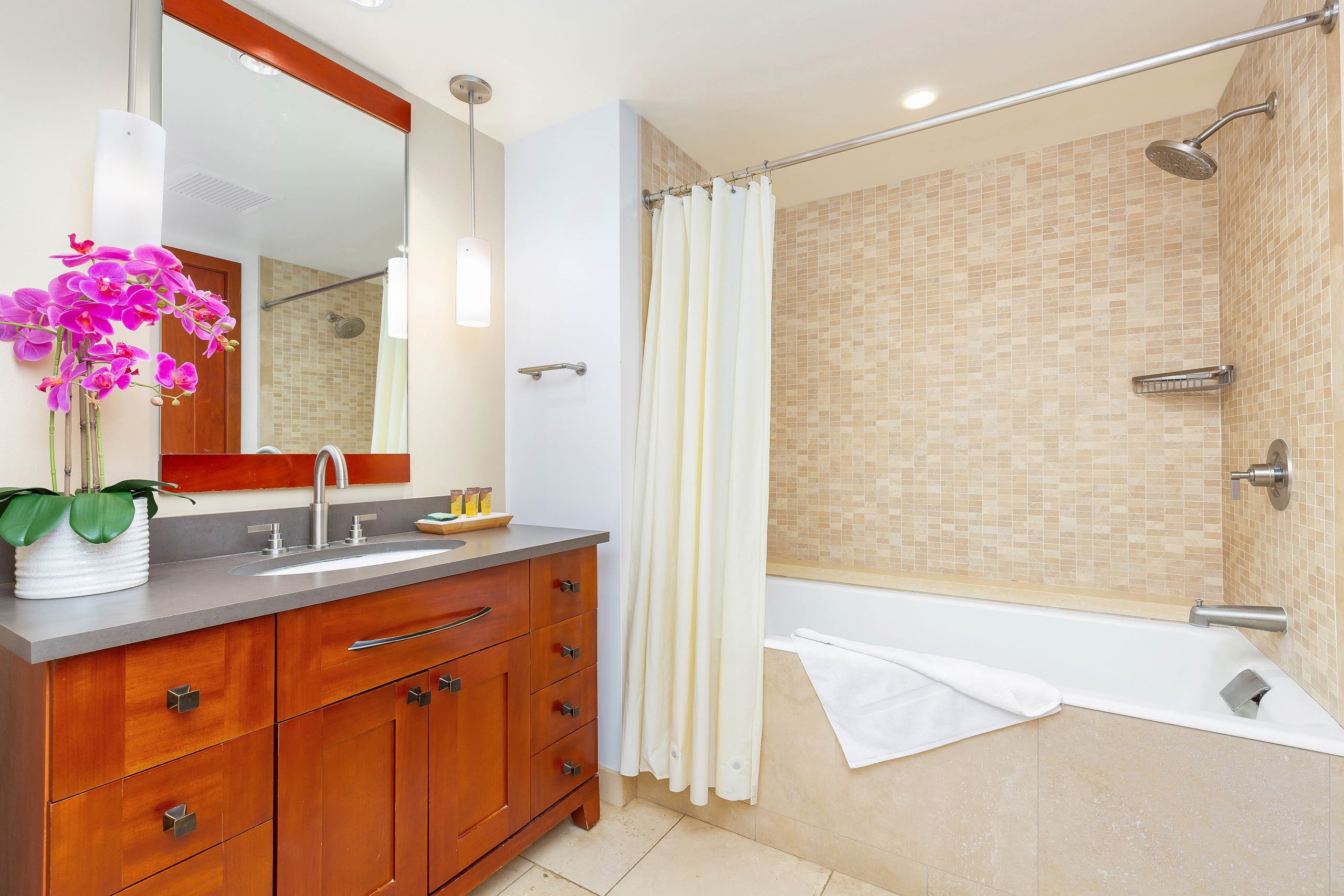 Beach Villas Poolside Resort at the Ko Olina Beach - Image 21