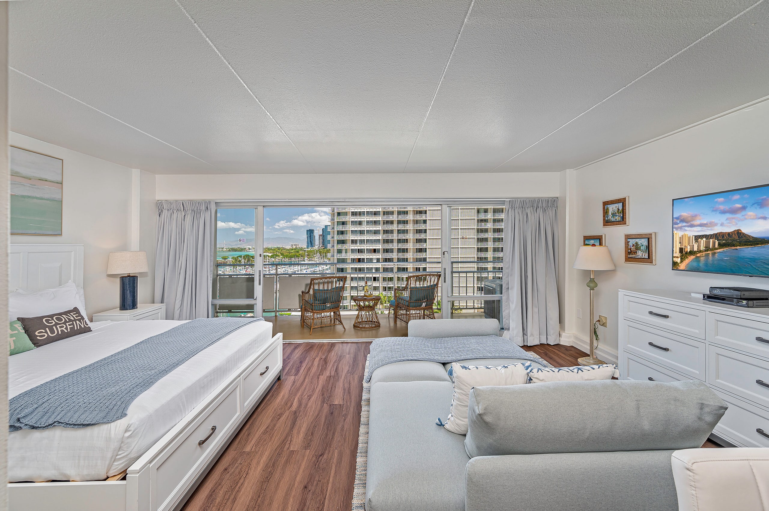 Ocean Marina View at the Ilikai Hotel by the Beach - Image 5
