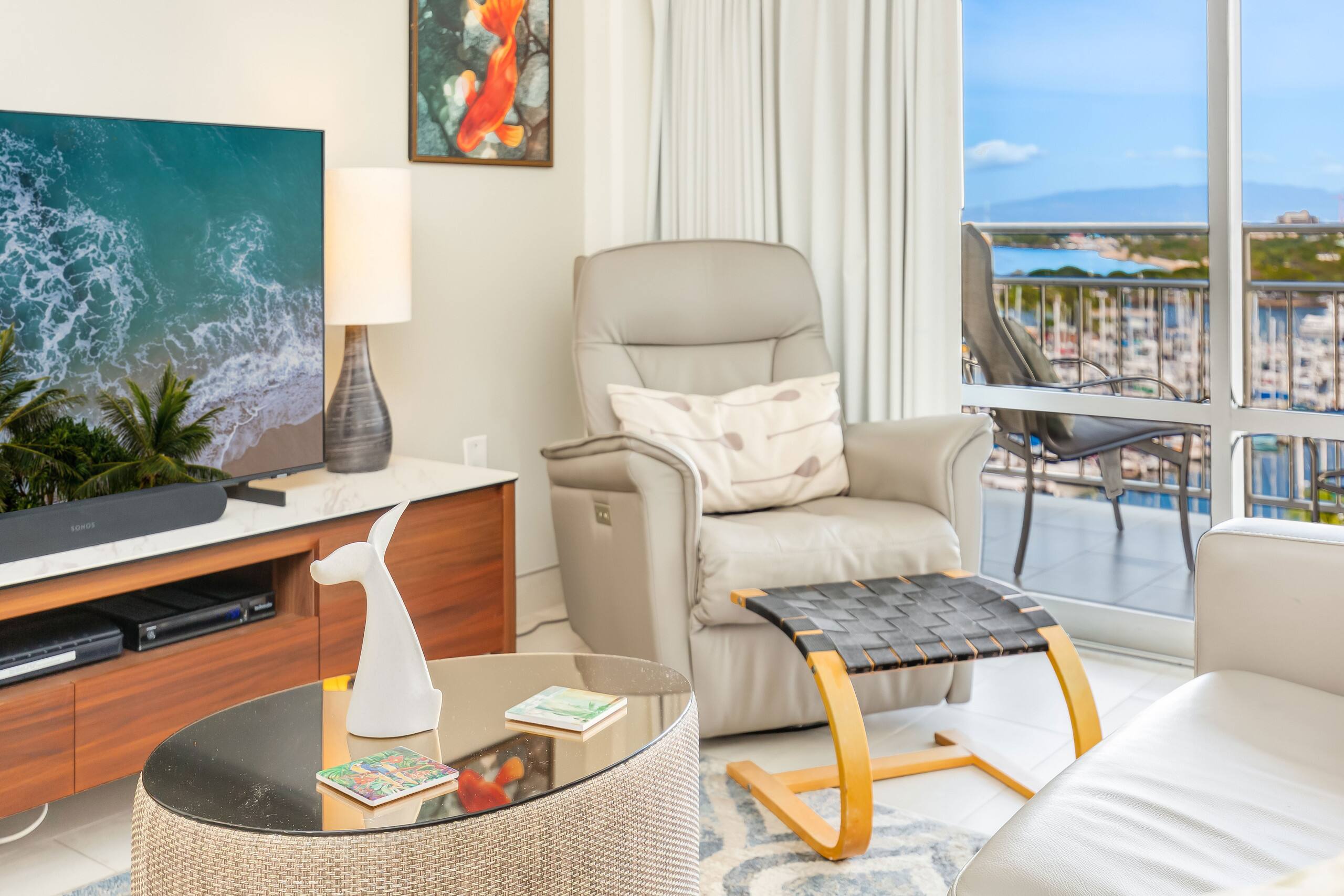 Ocean-Sunset Views at Ilikai Hotel Couples Getaway - Image 4