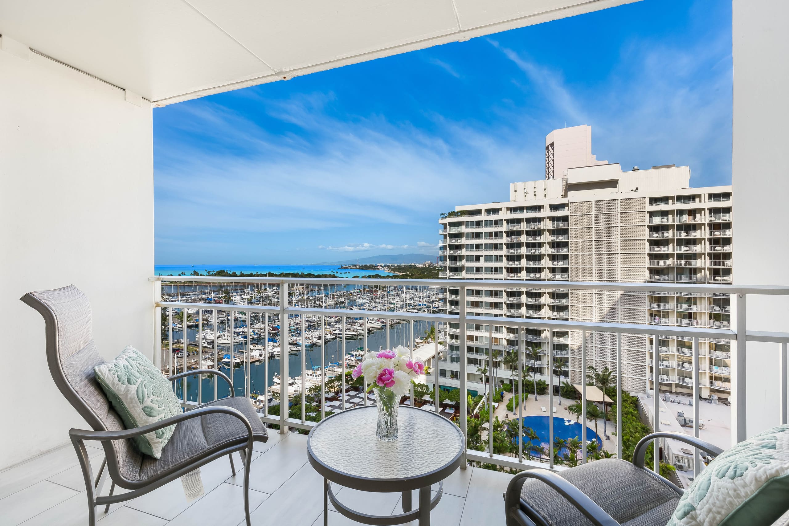 Ocean-Sunset Views at Ilikai Hotel Couples Getaway - Image 21