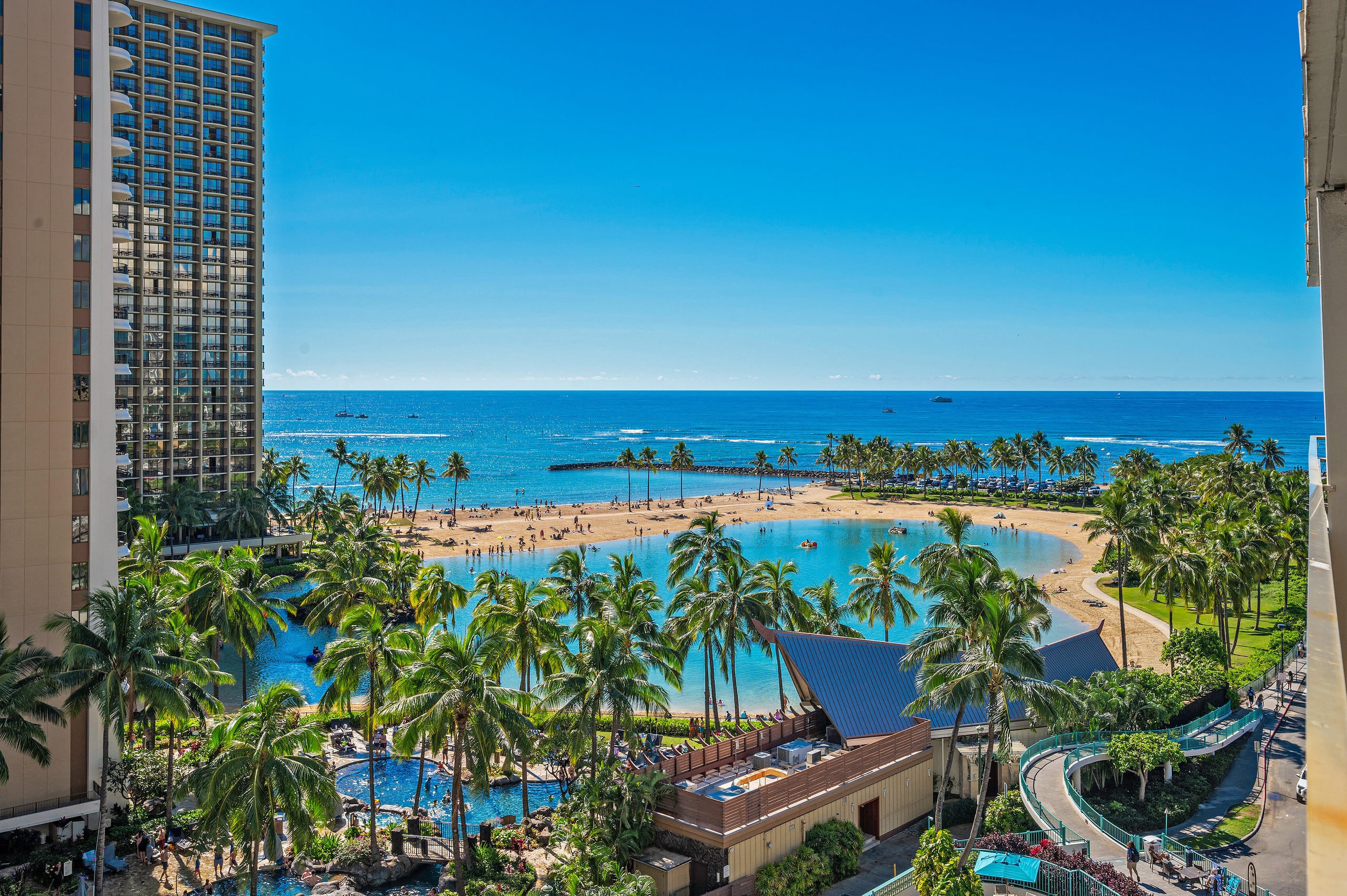 Ocean-Lagoon Condo w/Full Kitchen at Ilikai Hotel - Image 22