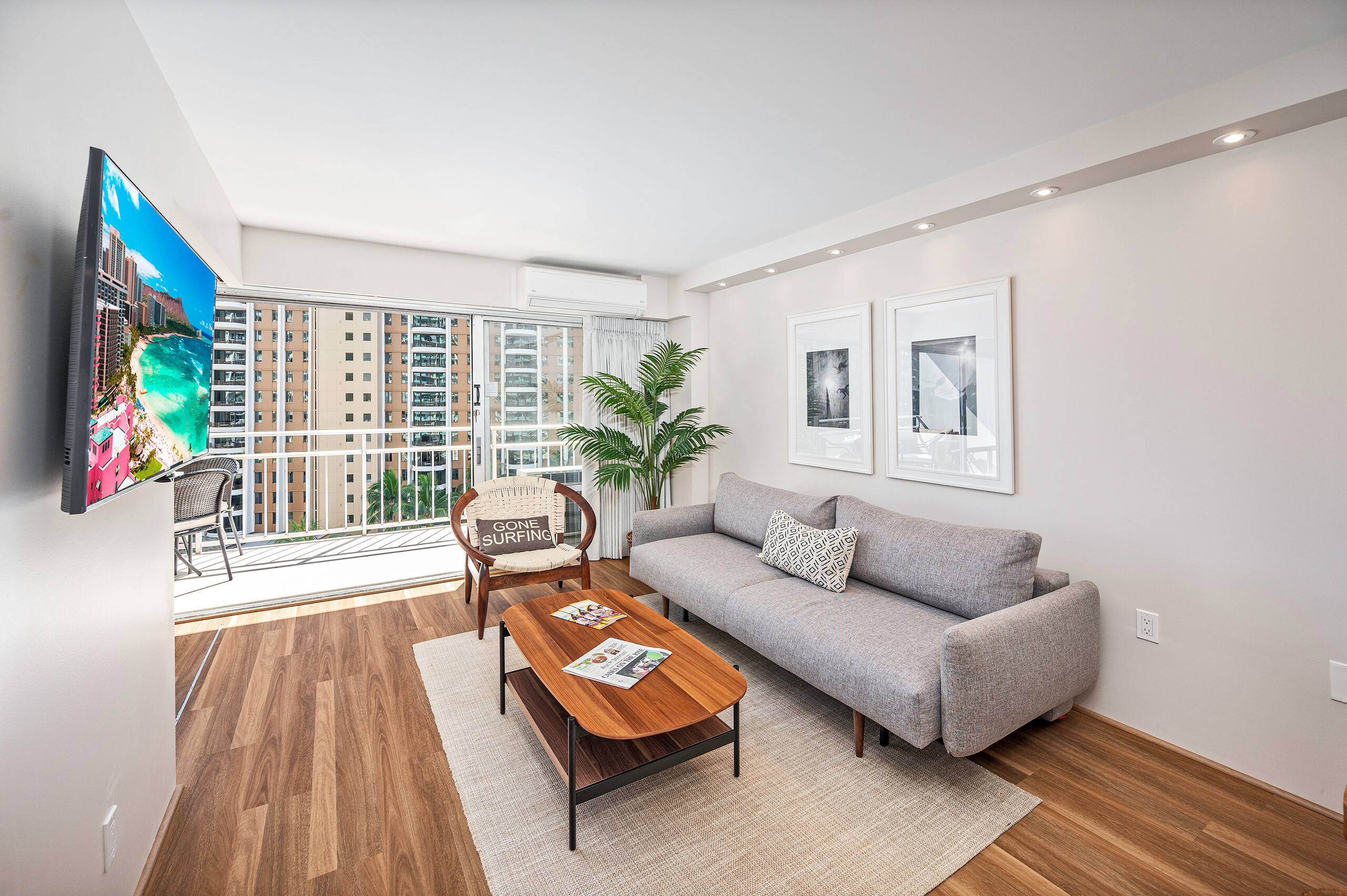 Ocean-Lagoon Condo w/Full Kitchen at Ilikai Hotel - Image 4