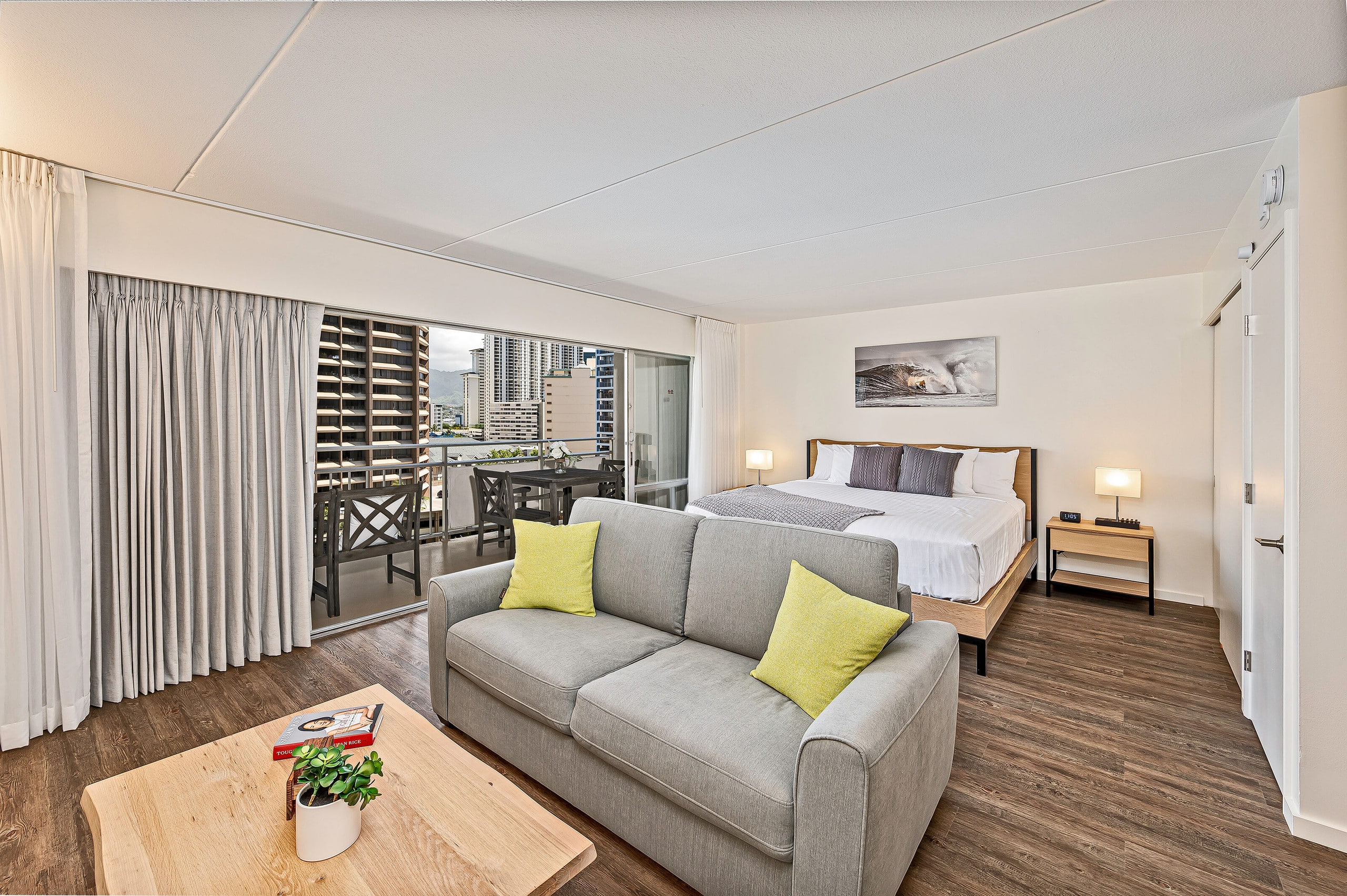 Ilikai Hotel Renovated Condo Steps Away From Beach - Image 4