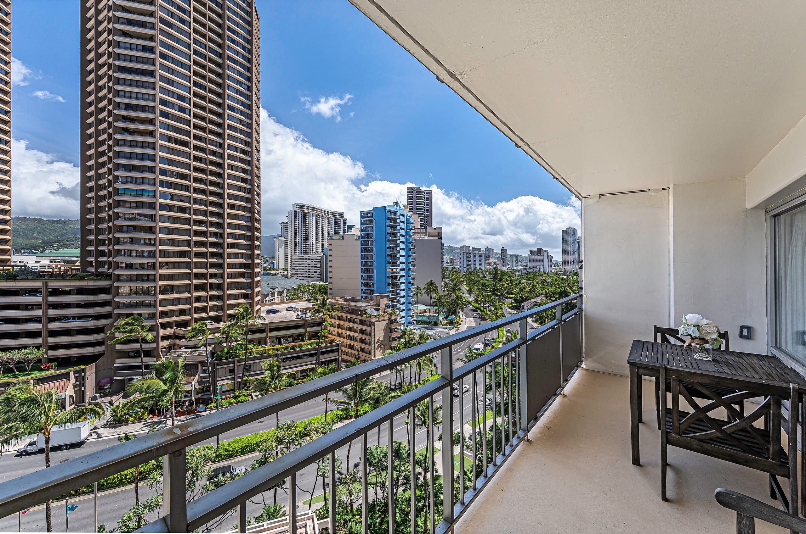 Ilikai Hotel Renovated Condo Steps Away From Beach - Image 17