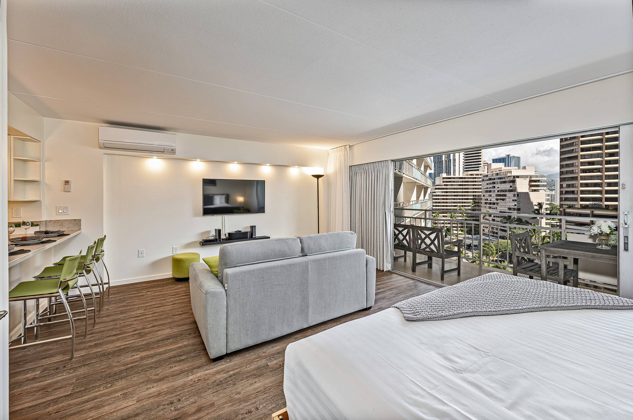 Ilikai Hotel Renovated Condo Steps Away From Beach - Image 8
