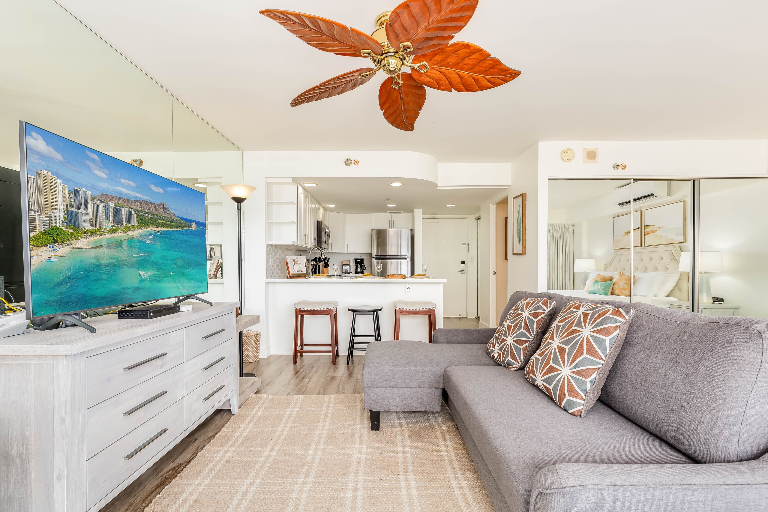 Ocean-Marina Sunset Views Condo with Full Kitchen - Image 1