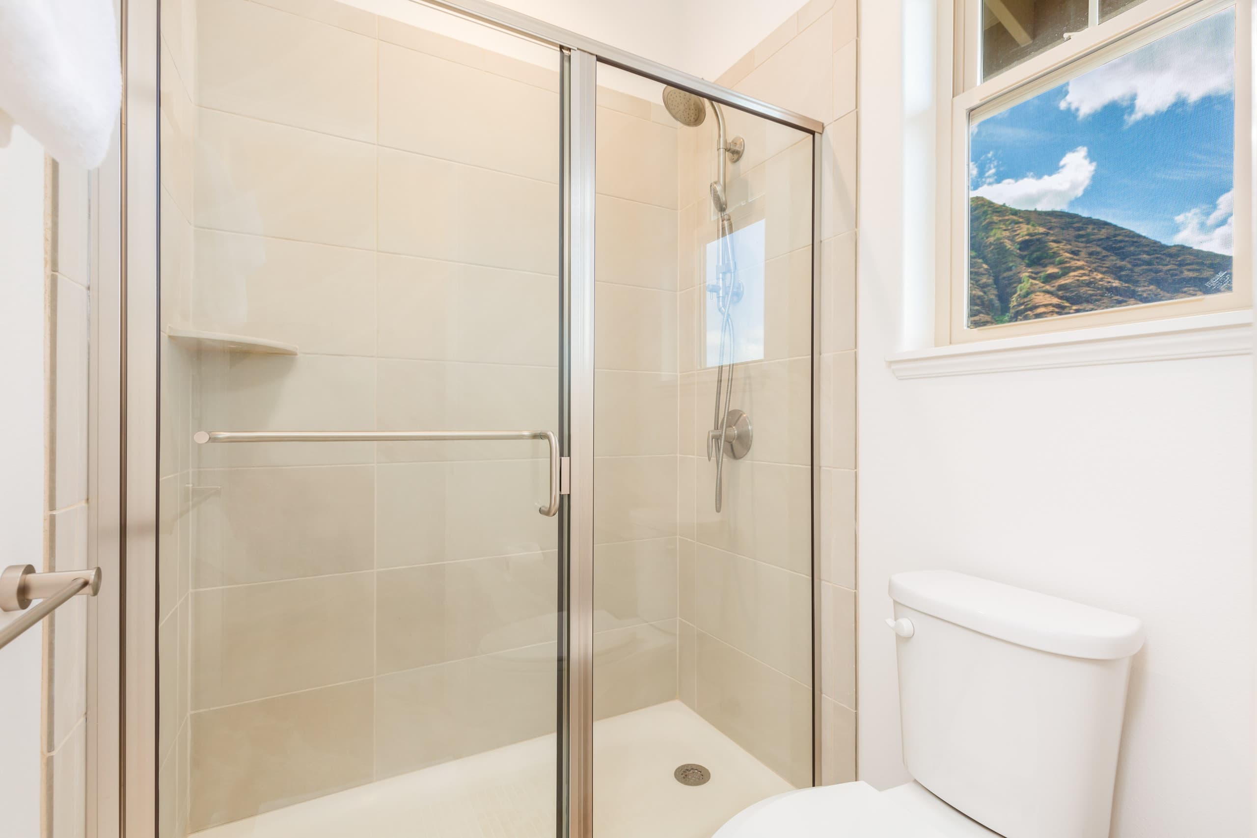 Home in Waianae · ★4.78 · 4 bedrooms · 5 beds · 2.5 private baths - Image 25