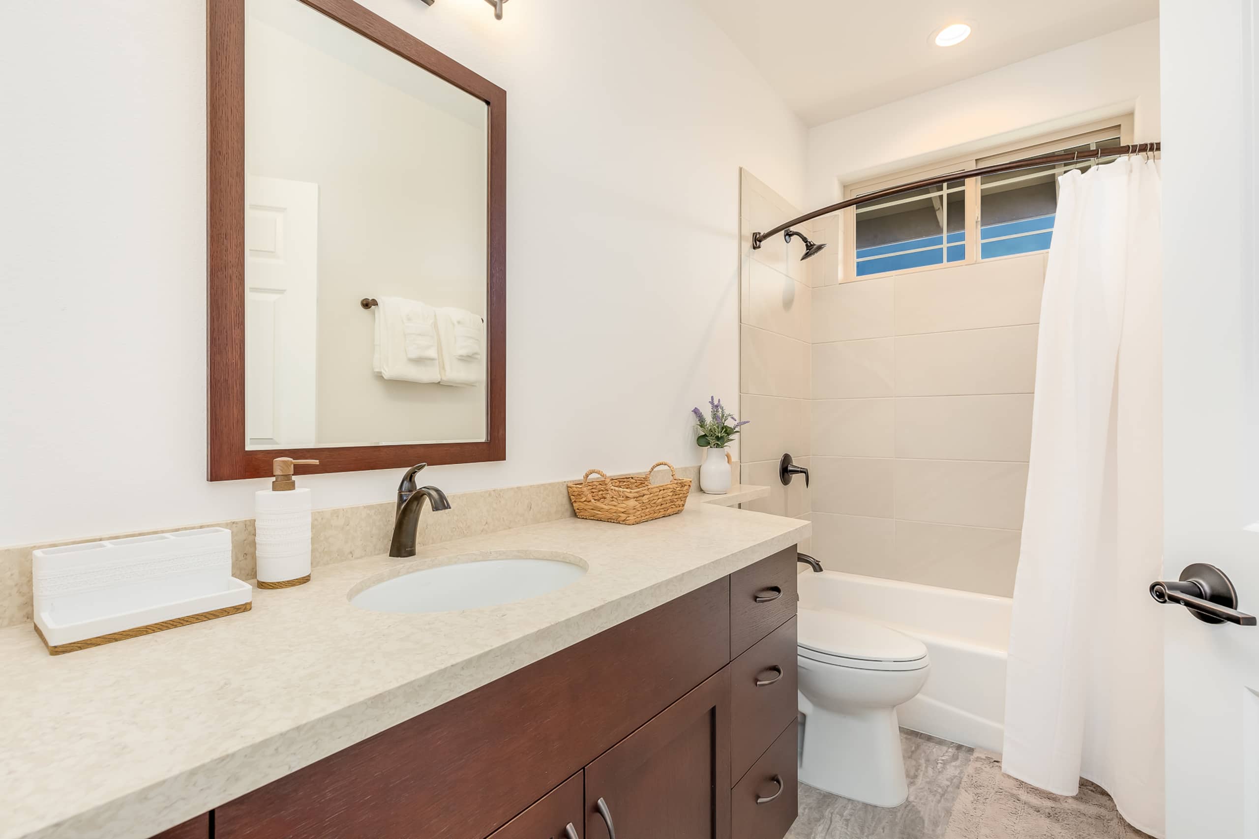 Home in Waianae · ★4.89 · 3 bedrooms · 5 beds · 2.5 private baths - Image 22