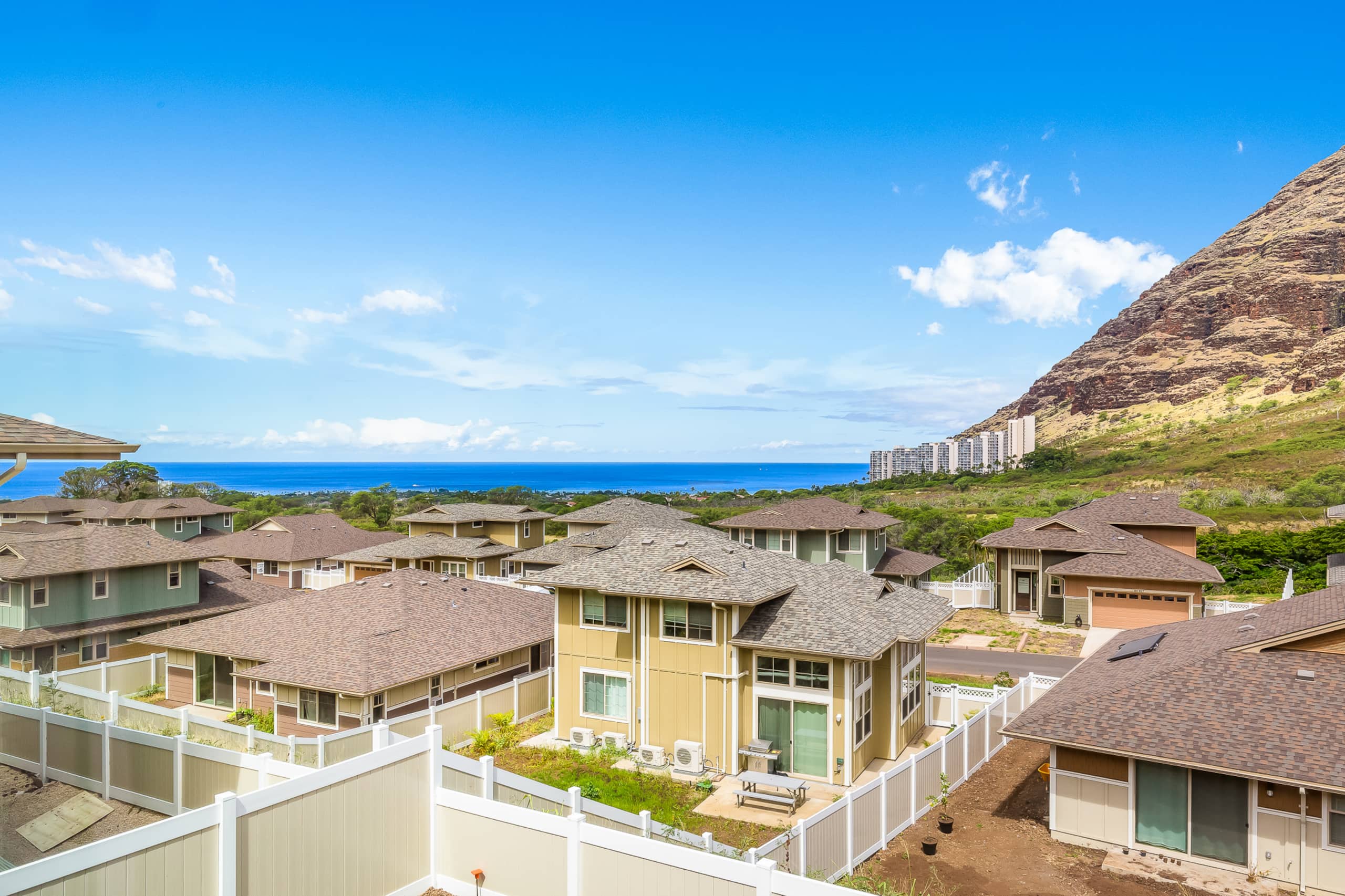 Home in Waianae · ★4.89 · 3 bedrooms · 5 beds · 2.5 private baths - Image 40