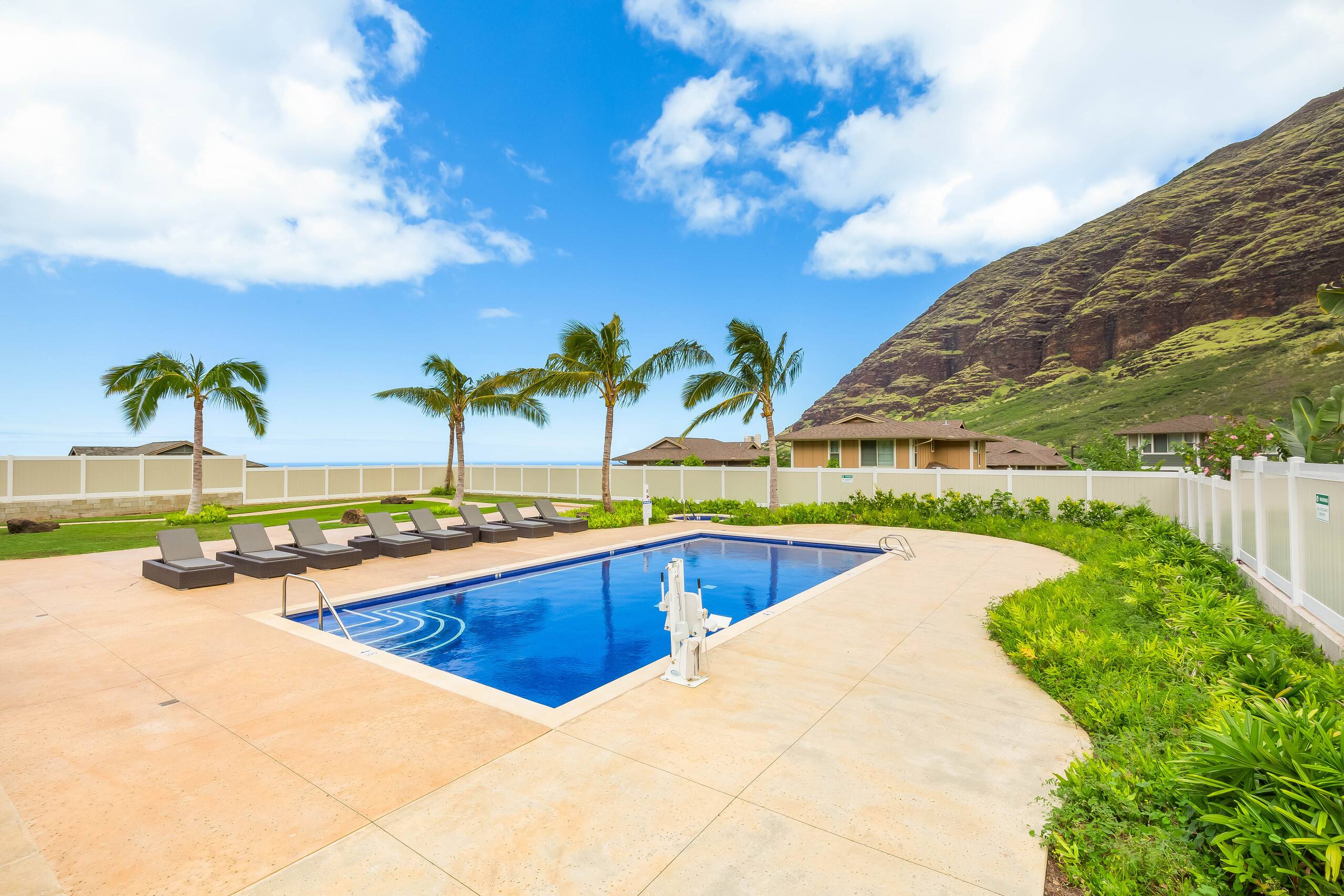 Home in Waianae · ★4.89 · 3 bedrooms · 5 beds · 2.5 private baths - Image 35