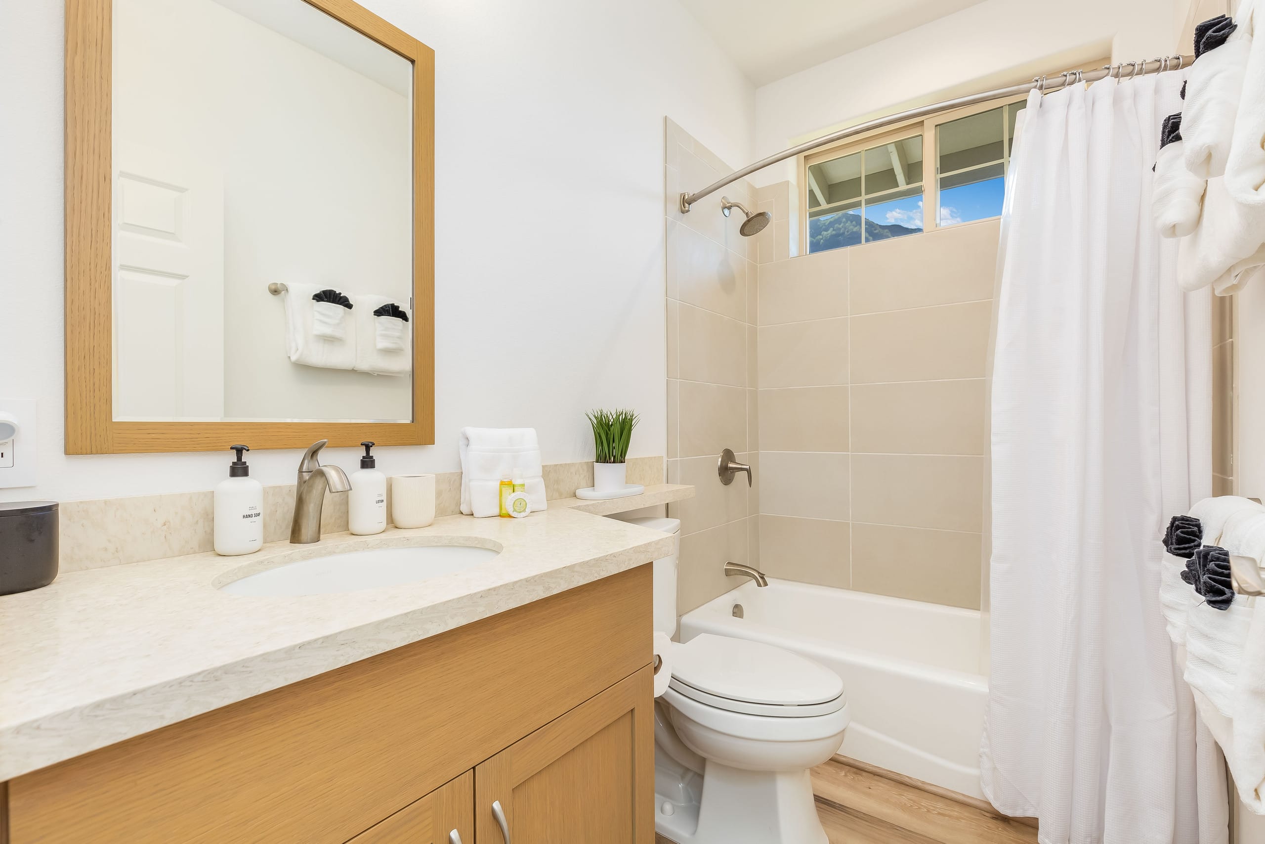 Home in Waianae · ★4.86 · 4 bedrooms · 5 beds · 2.5 baths - Image 26