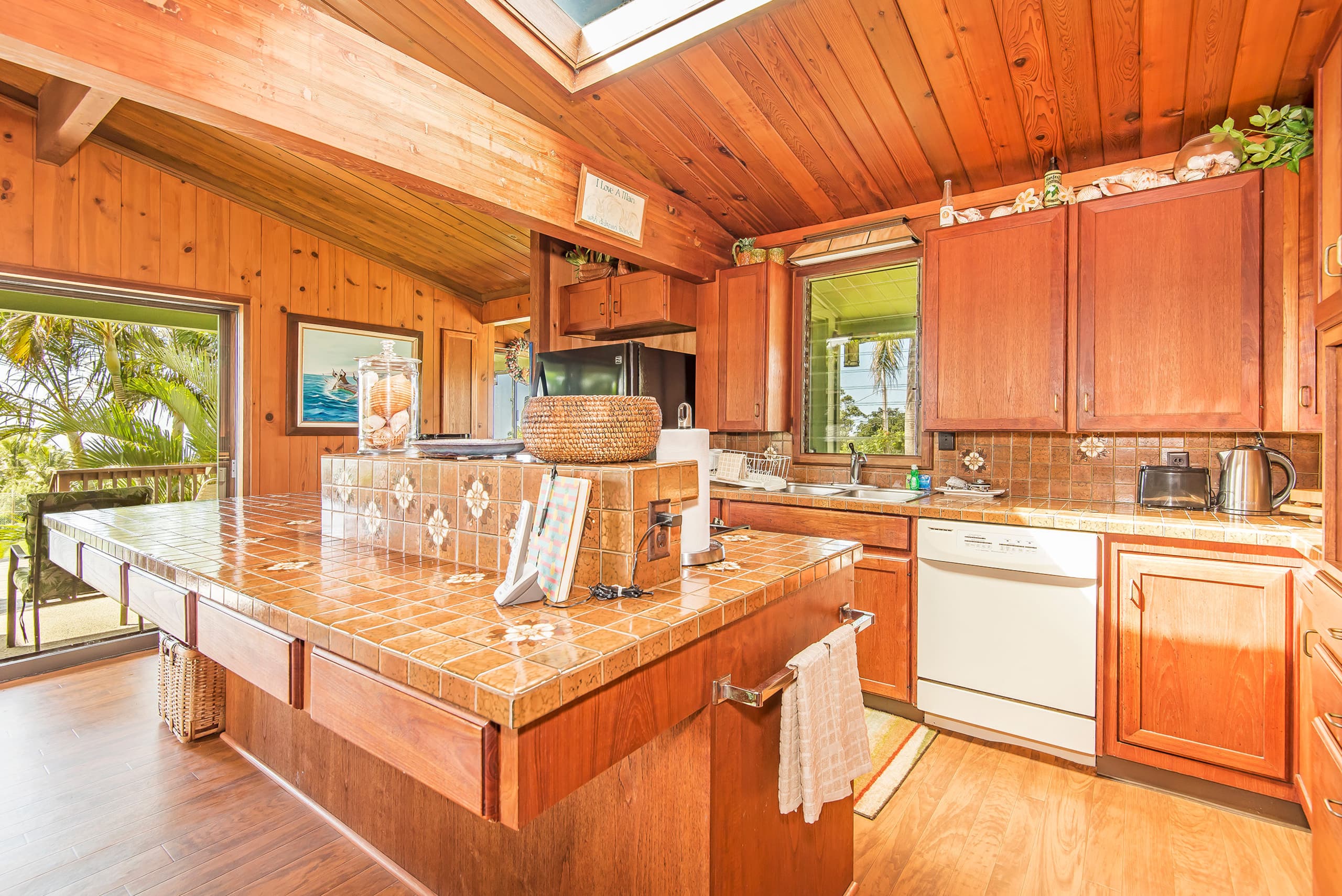 North Shore Rural Serene Home with Ocean-MT Views - Photo 14