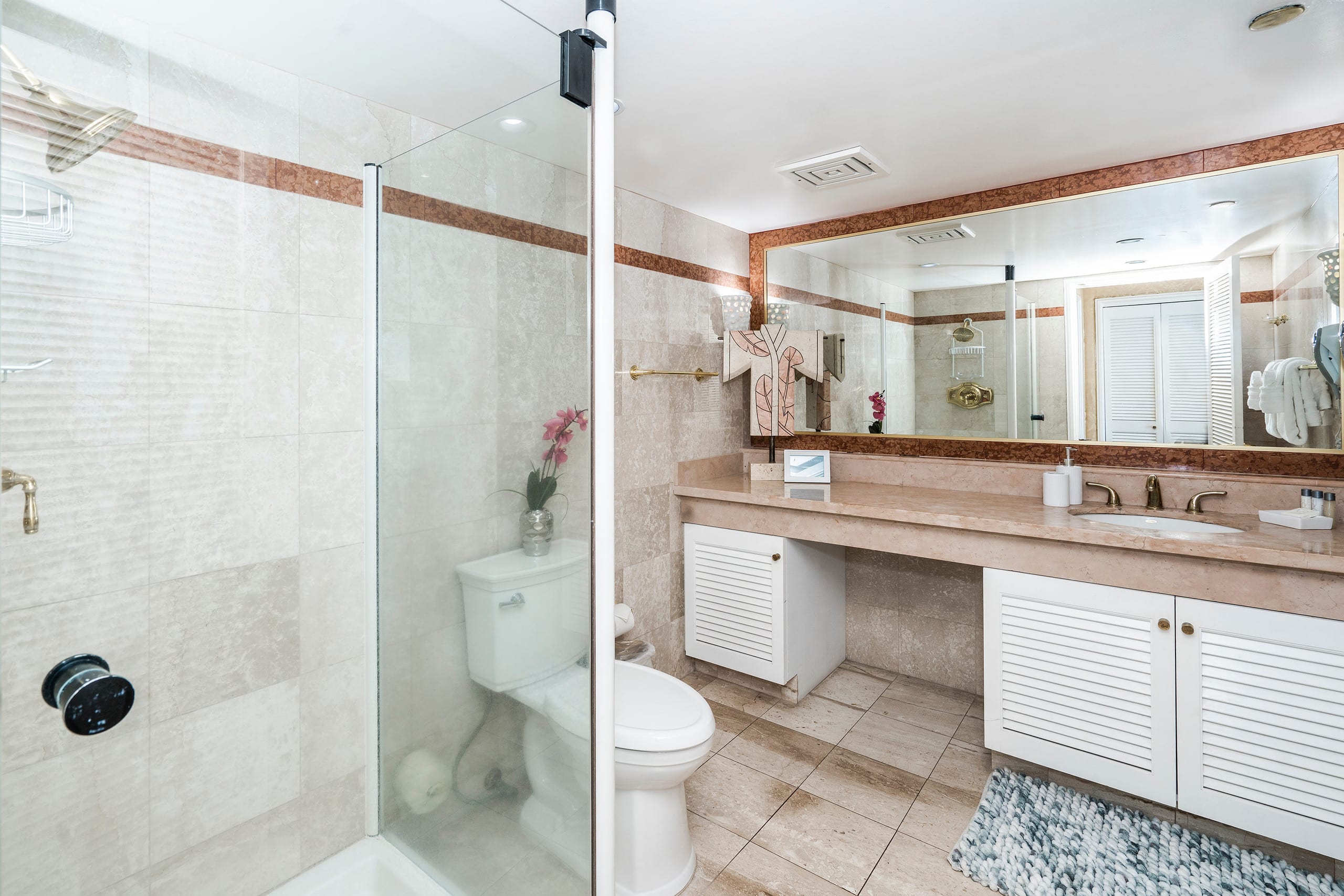 Condo in Honolulu · ★4.75 · 3 bedrooms · 3 beds · 3 private baths - Image 31