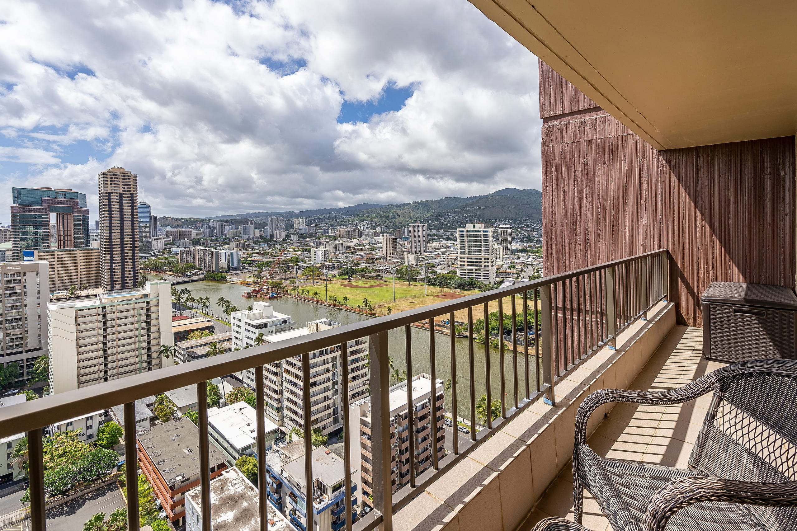 Condo in Honolulu · ★4.75 · 3 bedrooms · 3 beds · 3 private baths - Image 30
