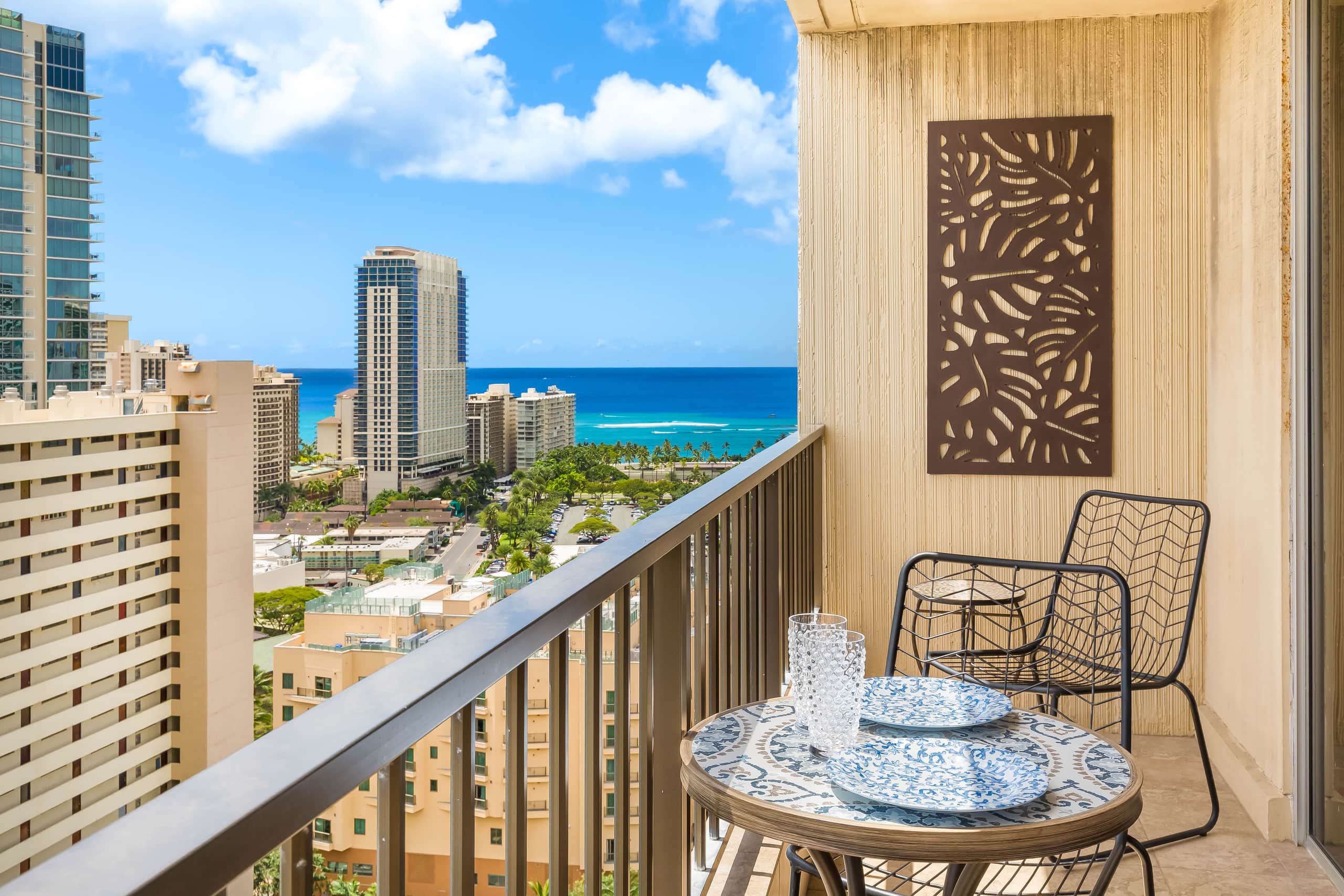 Condo in Honolulu · ★4.75 · 3 bedrooms · 3 beds · 3 private baths - Image 45