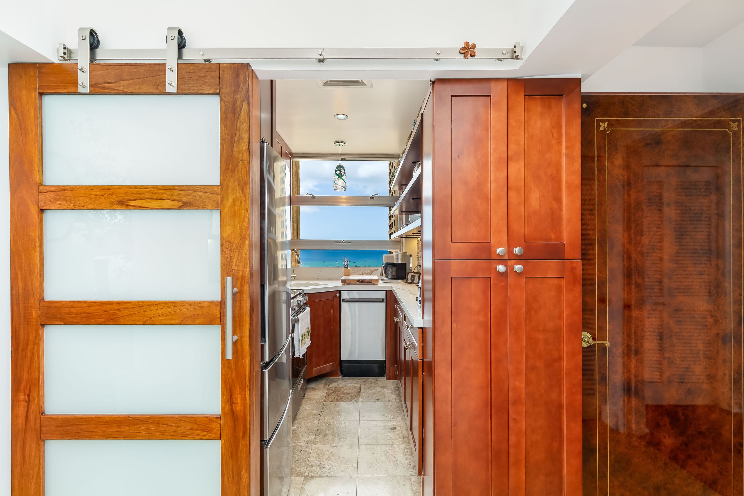 Condo in Honolulu · ★4.75 · 3 bedrooms · 3 beds · 3 private baths - Image 34