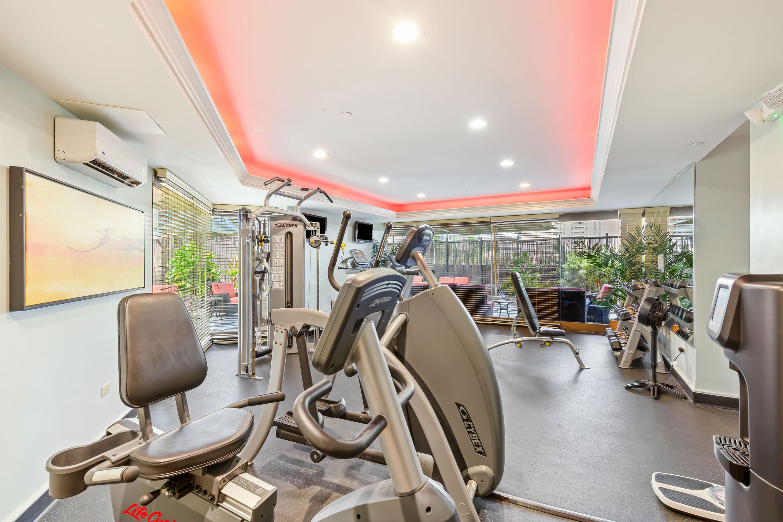 Condo in Honolulu · ★4.75 · 3 bedrooms · 3 beds · 3 private baths - Image 50