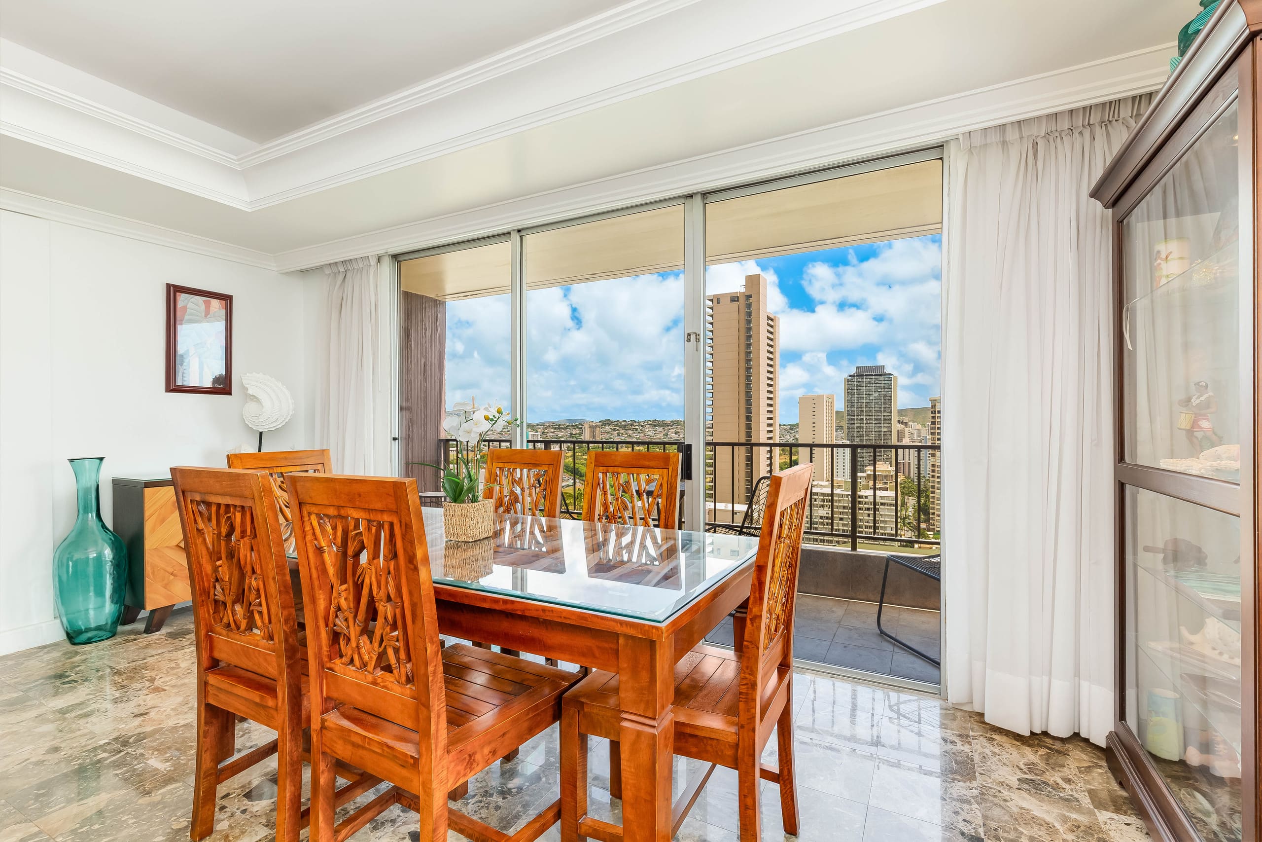 Condo in Honolulu · ★4.75 · 3 bedrooms · 3 beds · 3 private baths - Image 41