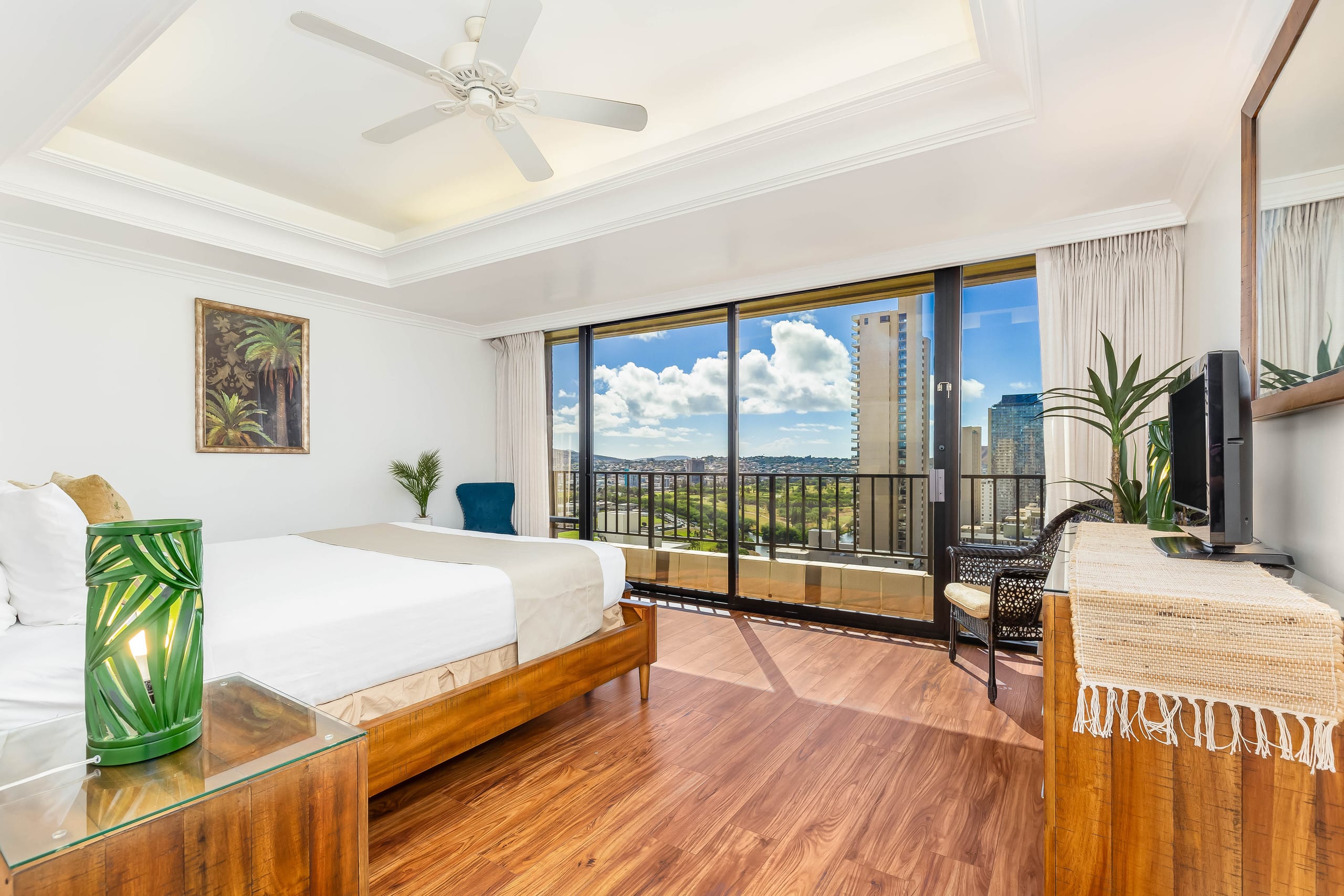 Condo in Honolulu · ★4.75 · 3 bedrooms · 3 beds · 3 private baths - Image 22