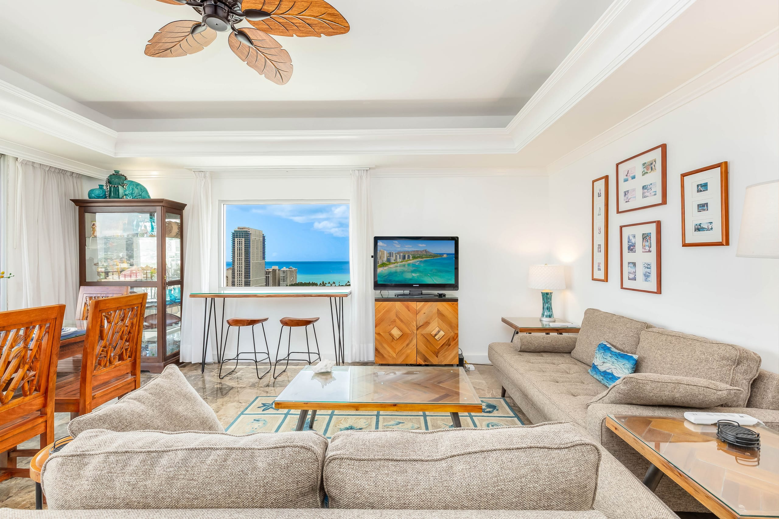 Condo in Honolulu · ★4.75 · 3 bedrooms · 3 beds · 3 private baths - Image 8