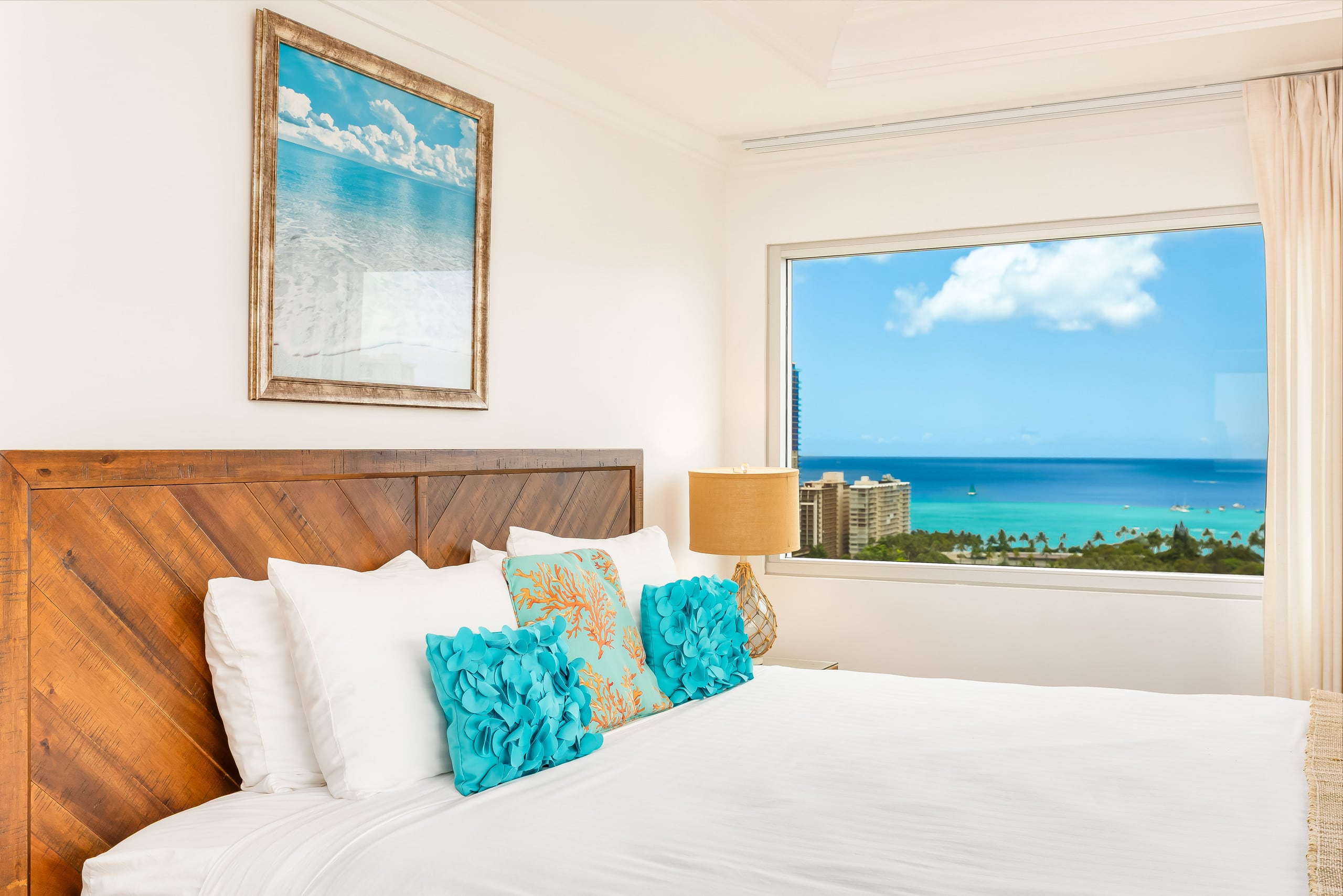 Condo in Honolulu · ★4.75 · 3 bedrooms · 3 beds · 3 private baths - Image 2