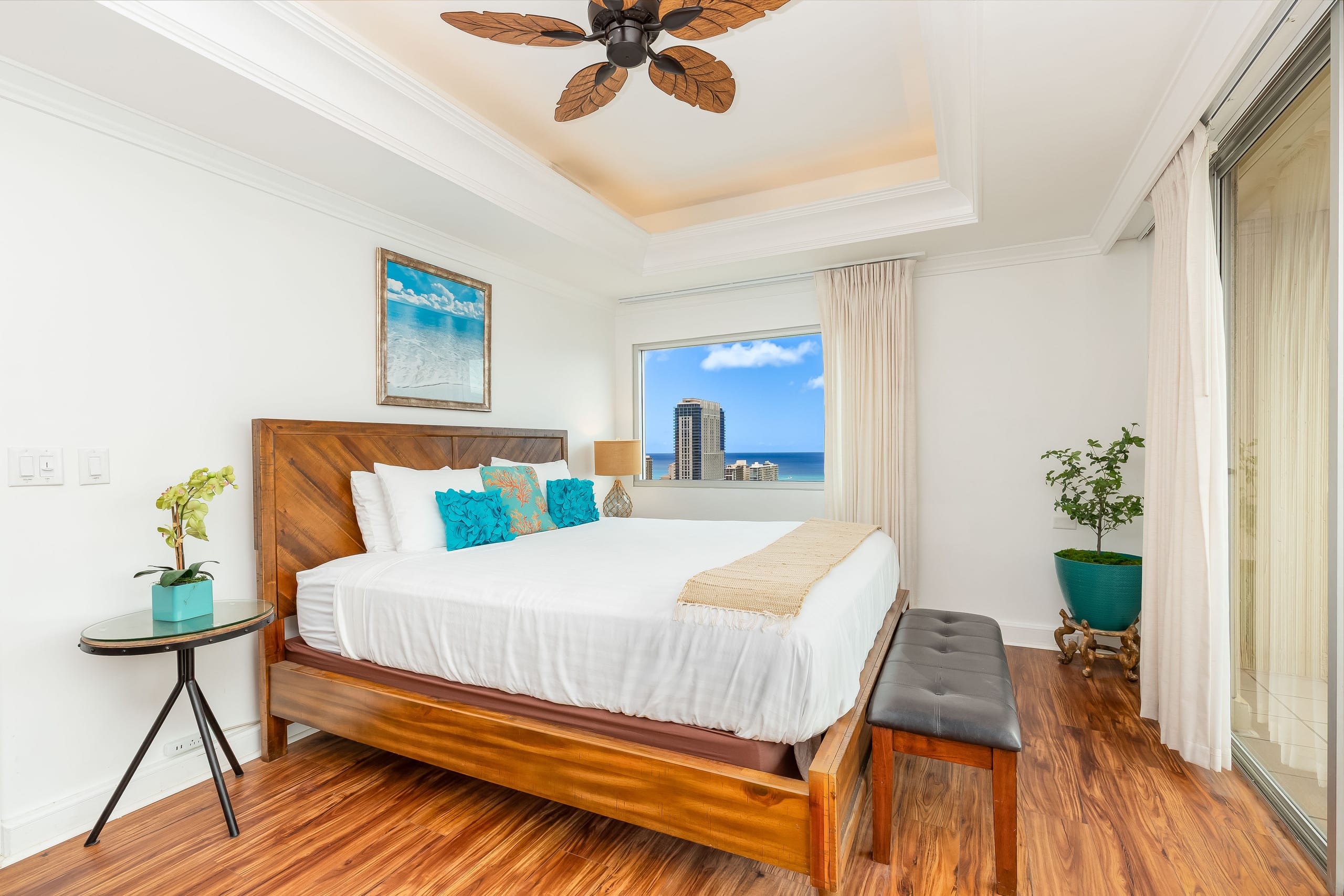 Condo in Honolulu · ★4.75 · 3 bedrooms · 3 beds · 3 private baths - Image 28