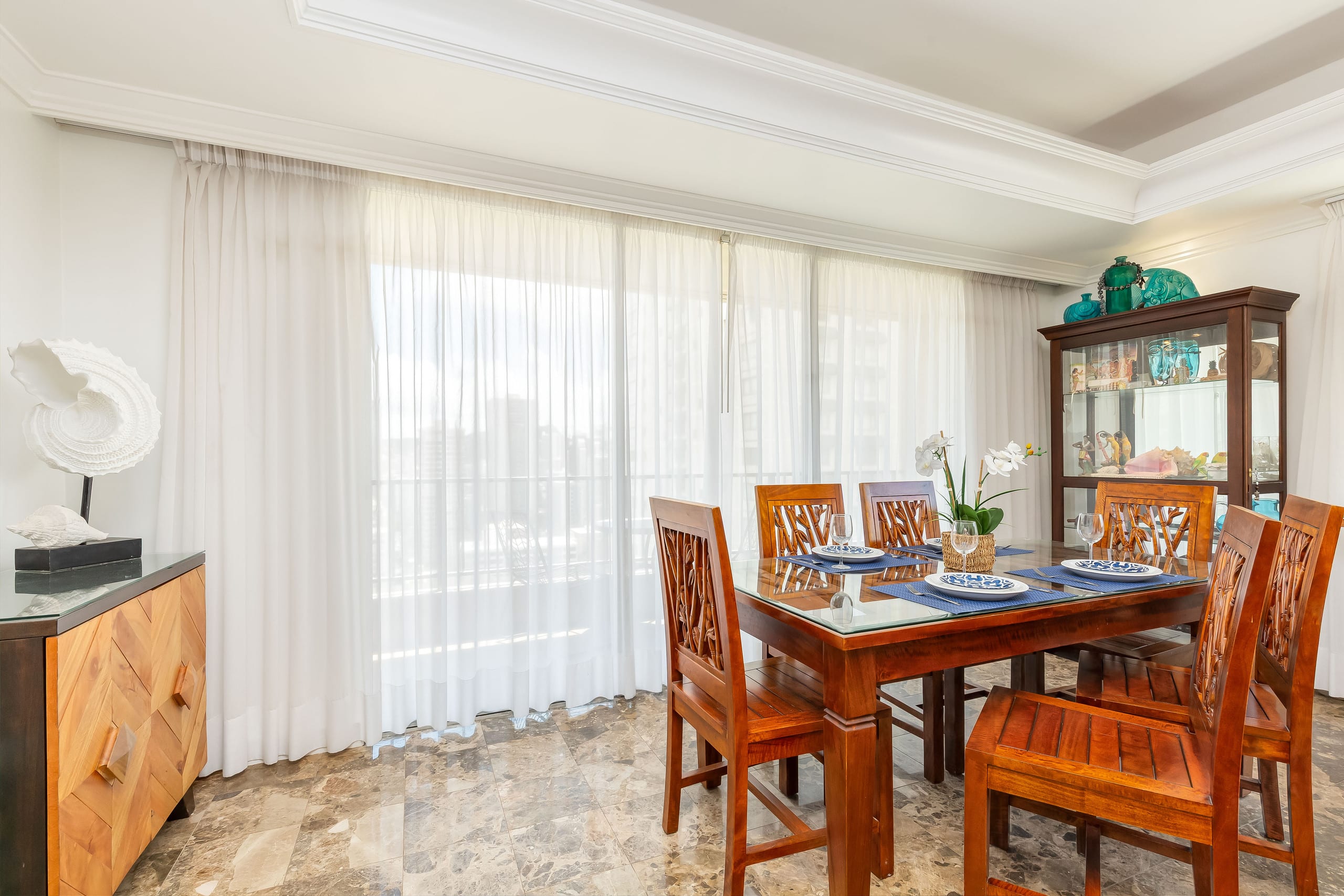 Condo in Honolulu · ★4.75 · 3 bedrooms · 3 beds · 3 private baths - Image 40