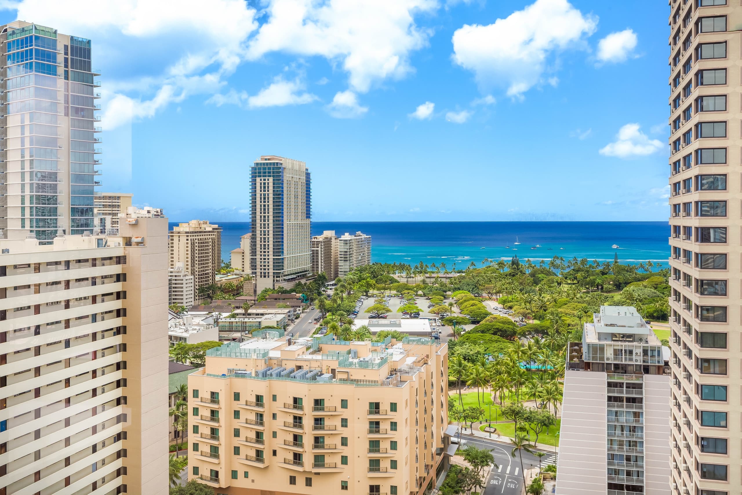 Condo in Honolulu · ★4.75 · 3 bedrooms · 3 beds · 3 private baths - Image 9