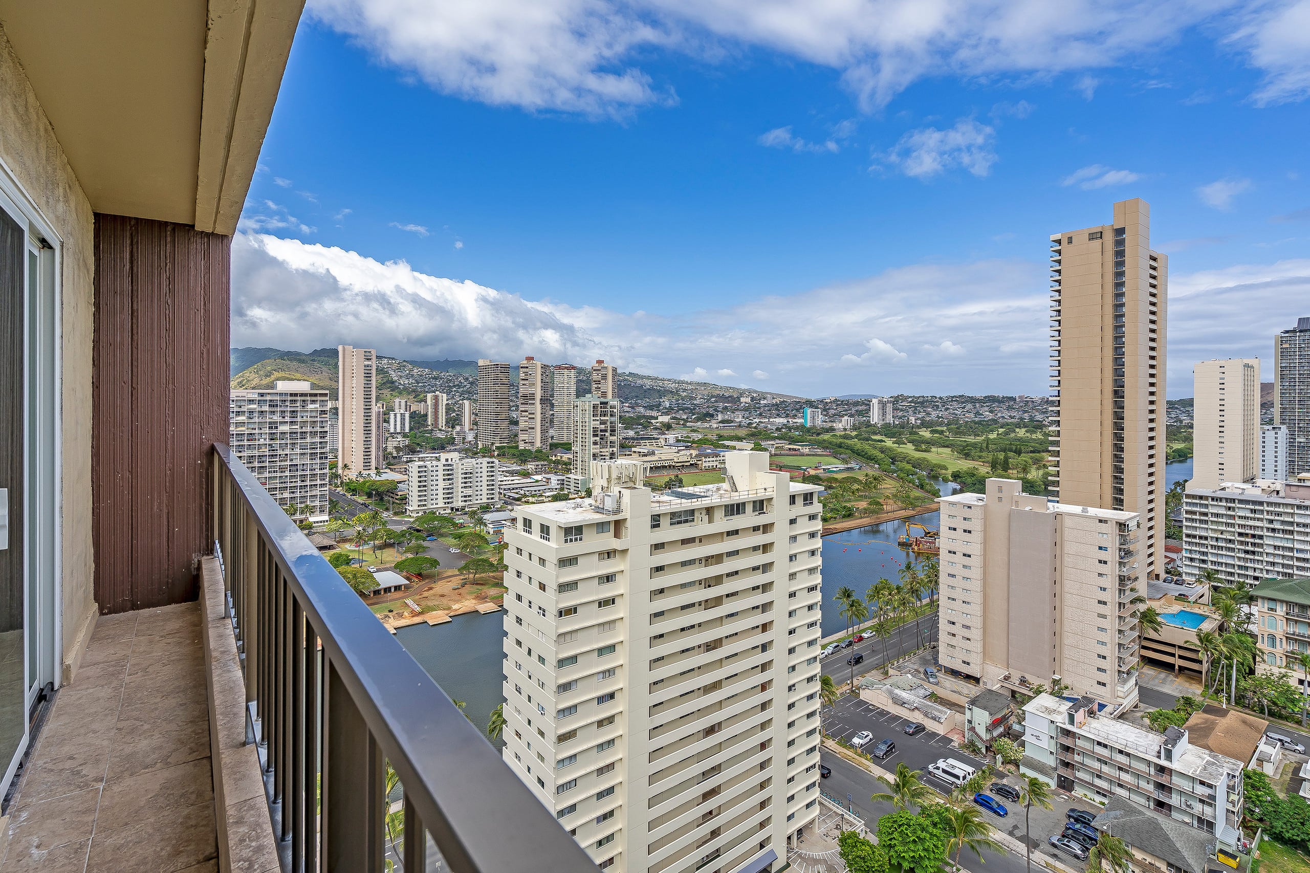 Condo in Honolulu · ★4.75 · 3 bedrooms · 3 beds · 3 private baths - Image 54